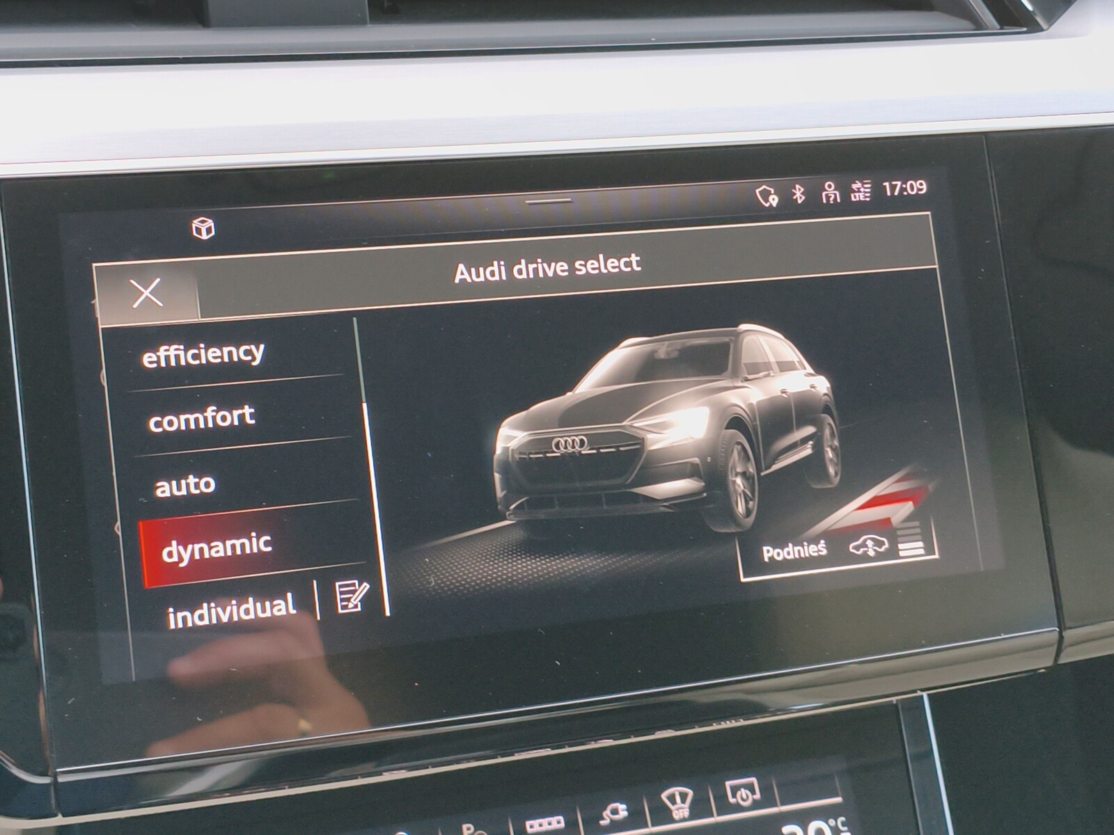 Audi e-tron - zdjęcie 32