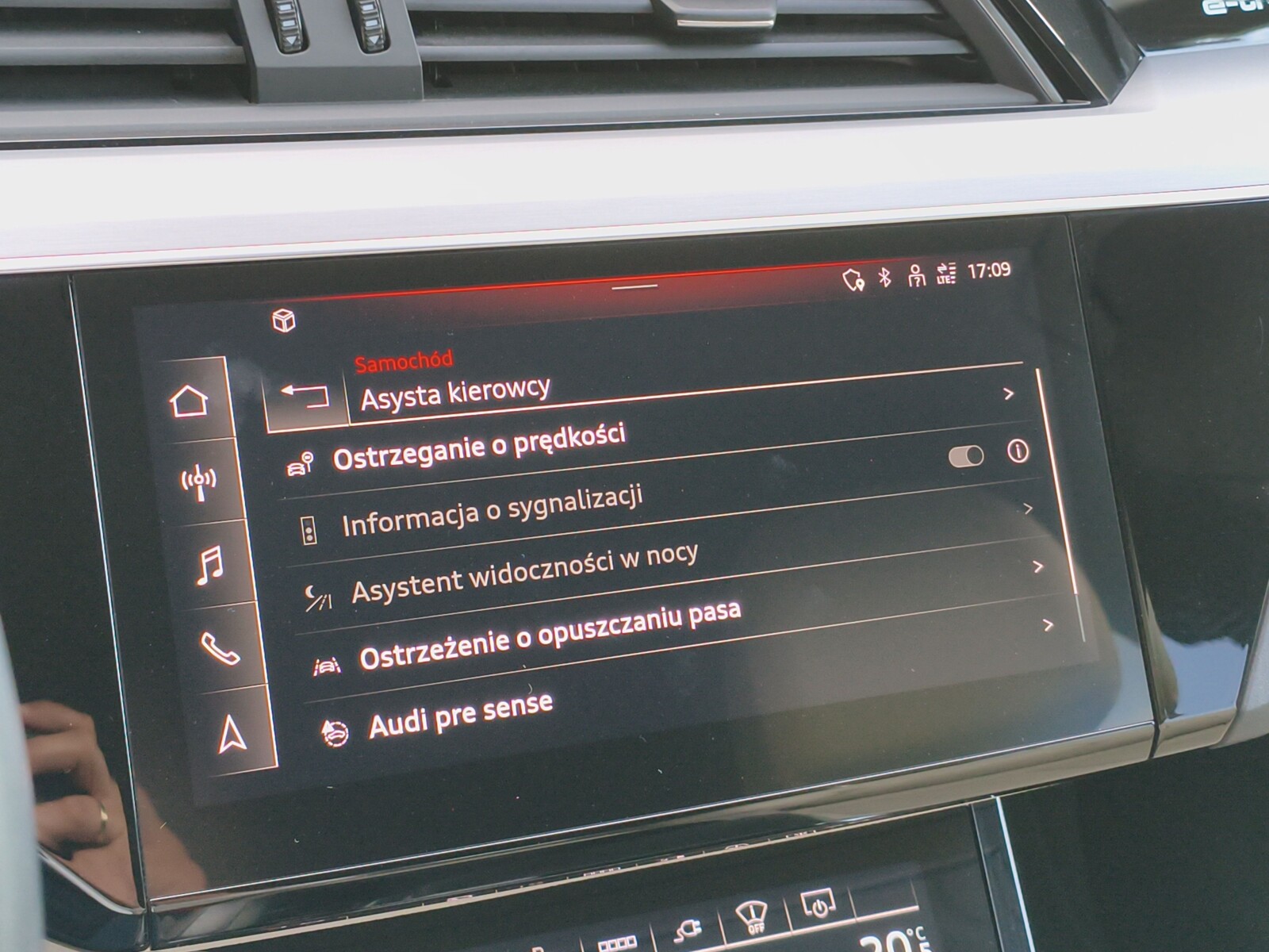 Audi e-tron - zdjęcie 30