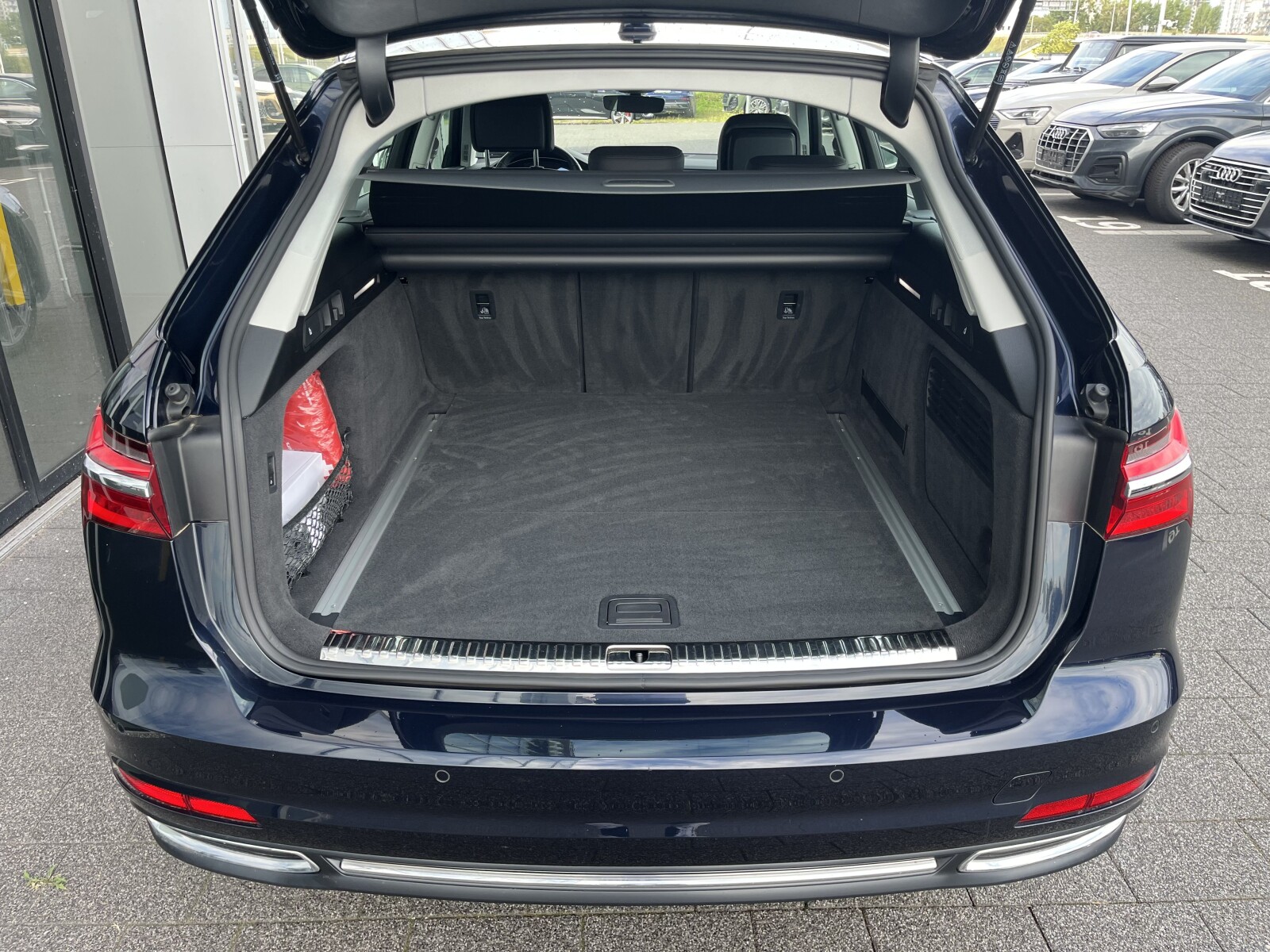Audi A6 Avant - zdjęcie 11