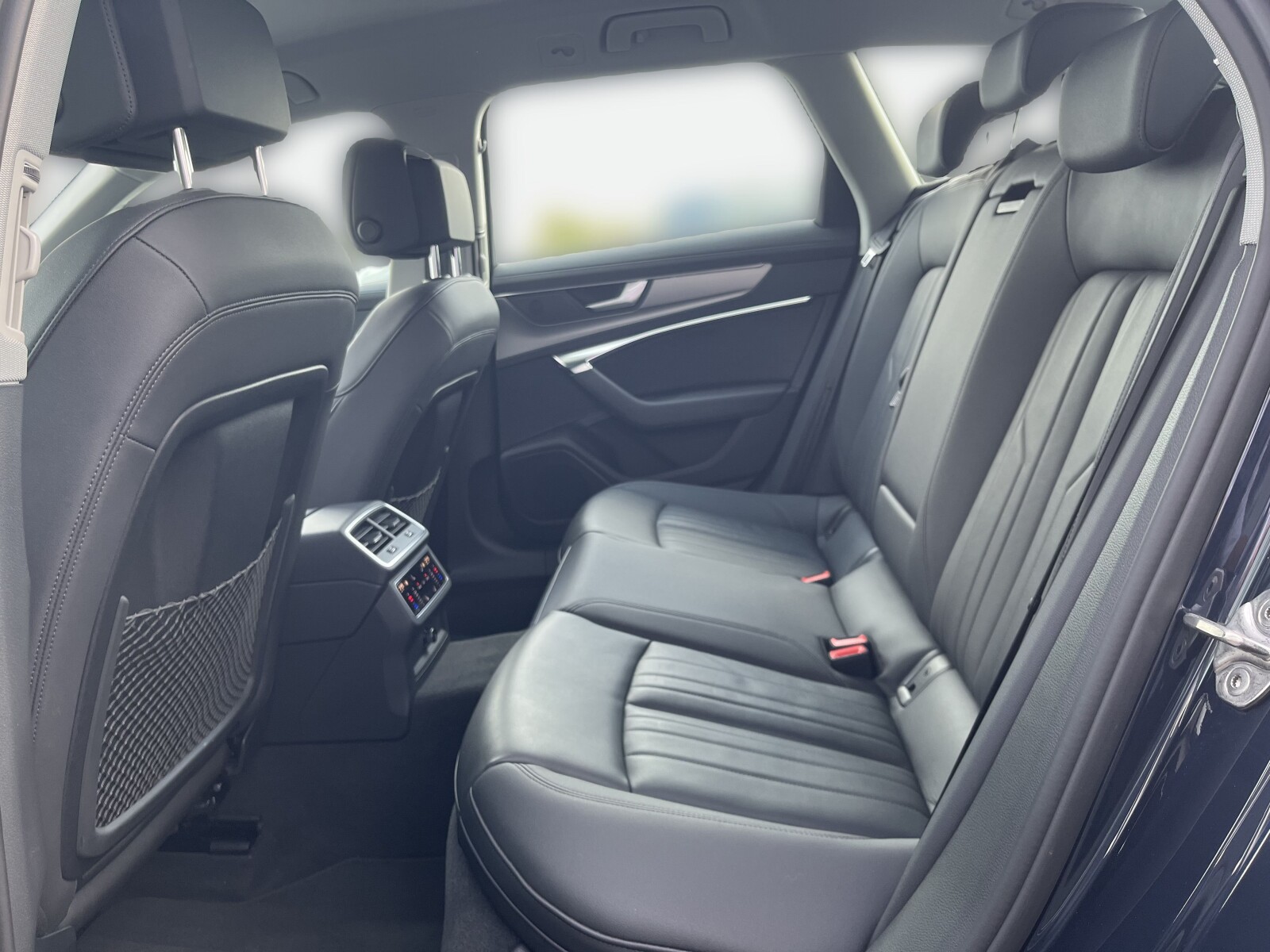 Audi A6 Avant - zdjęcie 15