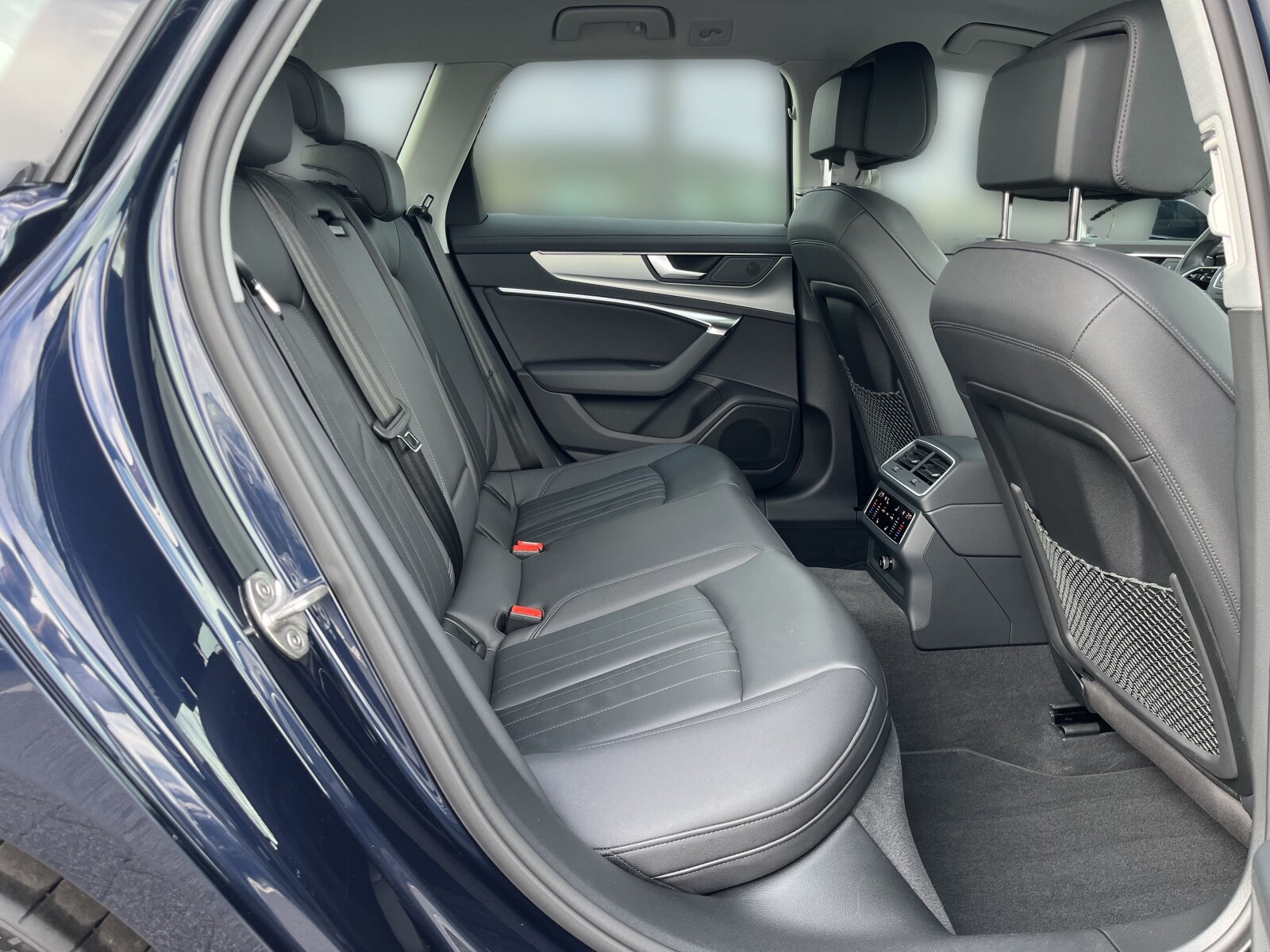 Audi A6 Avant - zdjęcie 16