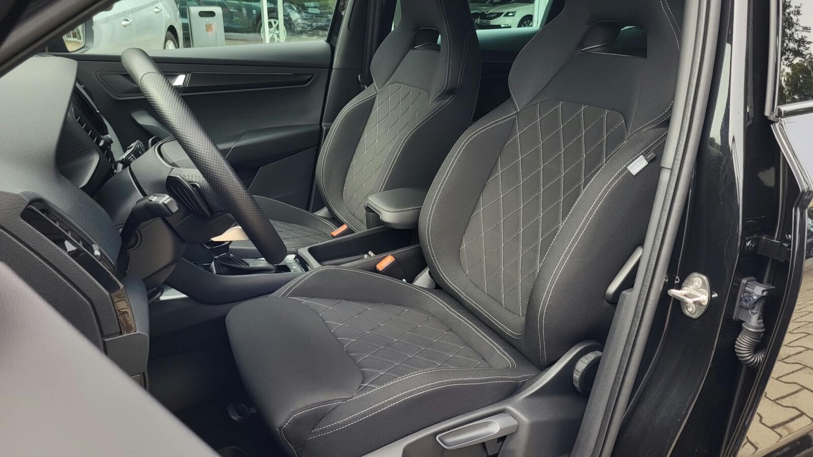 Škoda Karoq - zdjęcie 11
