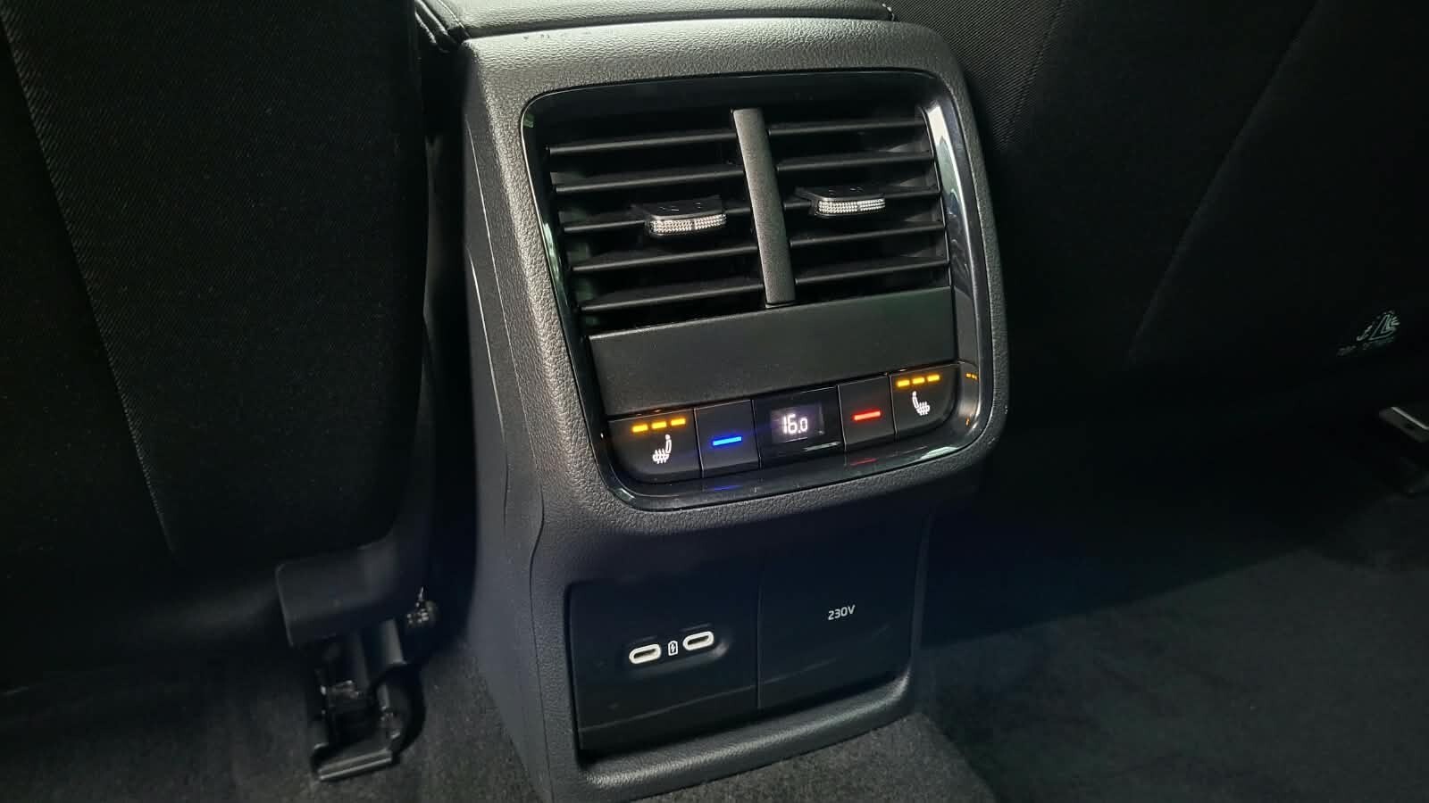 Škoda Octavia Combi - zdjęcie 13