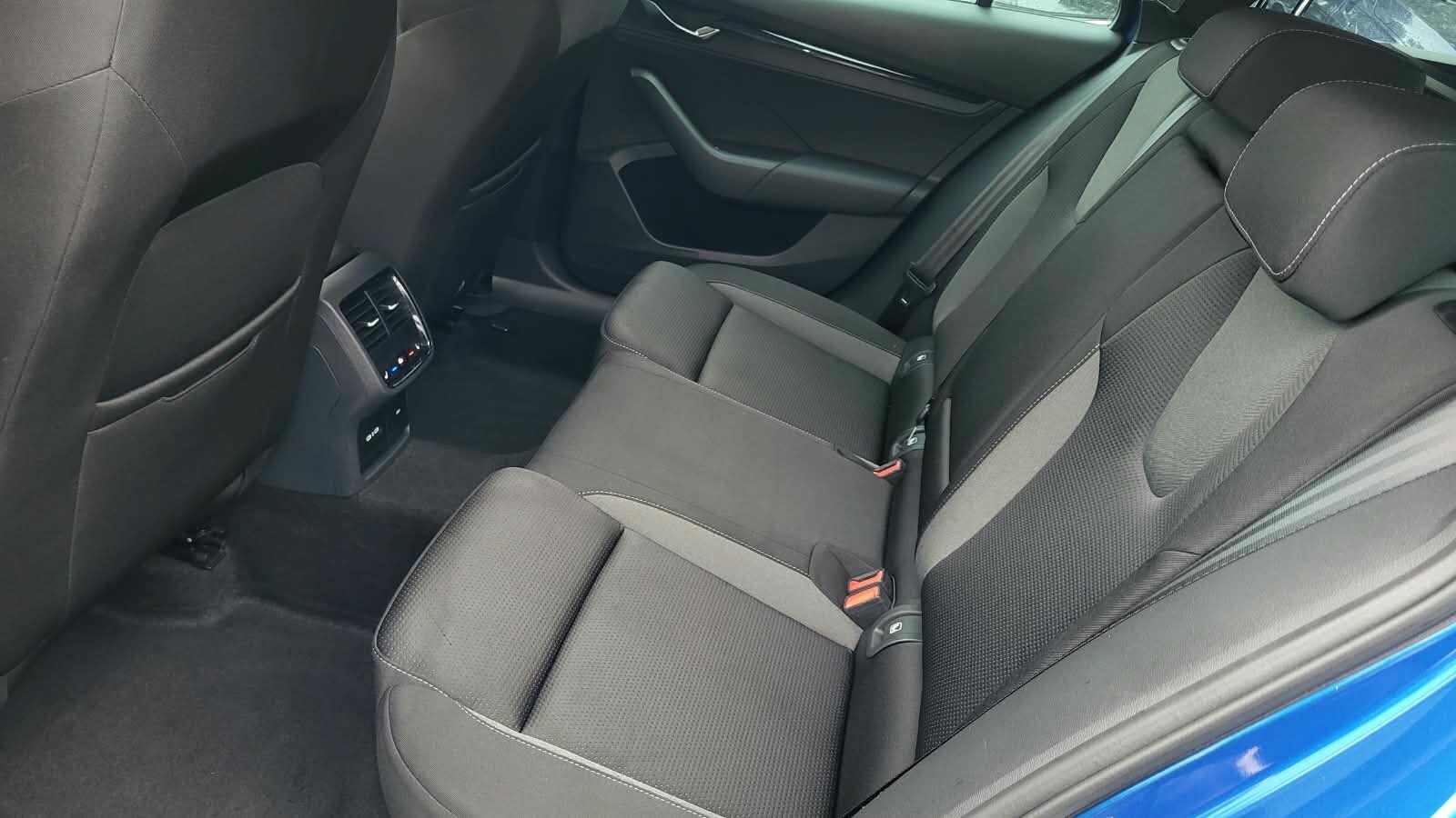 Škoda Octavia Combi - zdjęcie 12