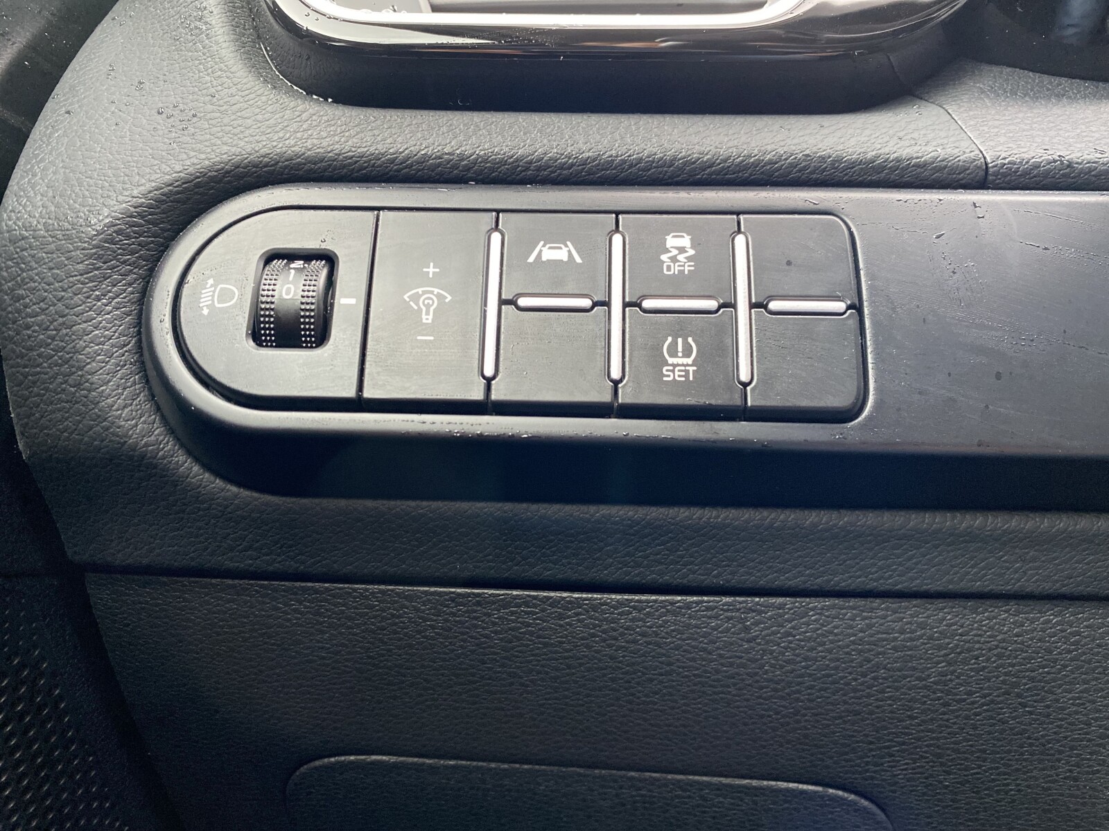 Kia Ceed - zdjęcie 21
