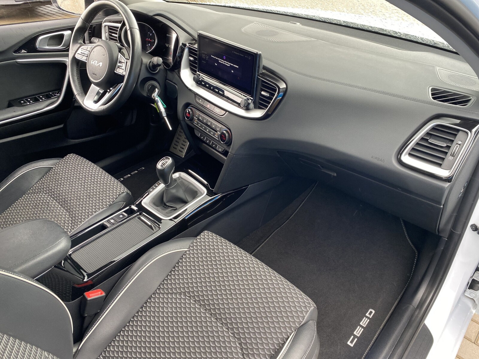 Kia Ceed - zdjęcie 15