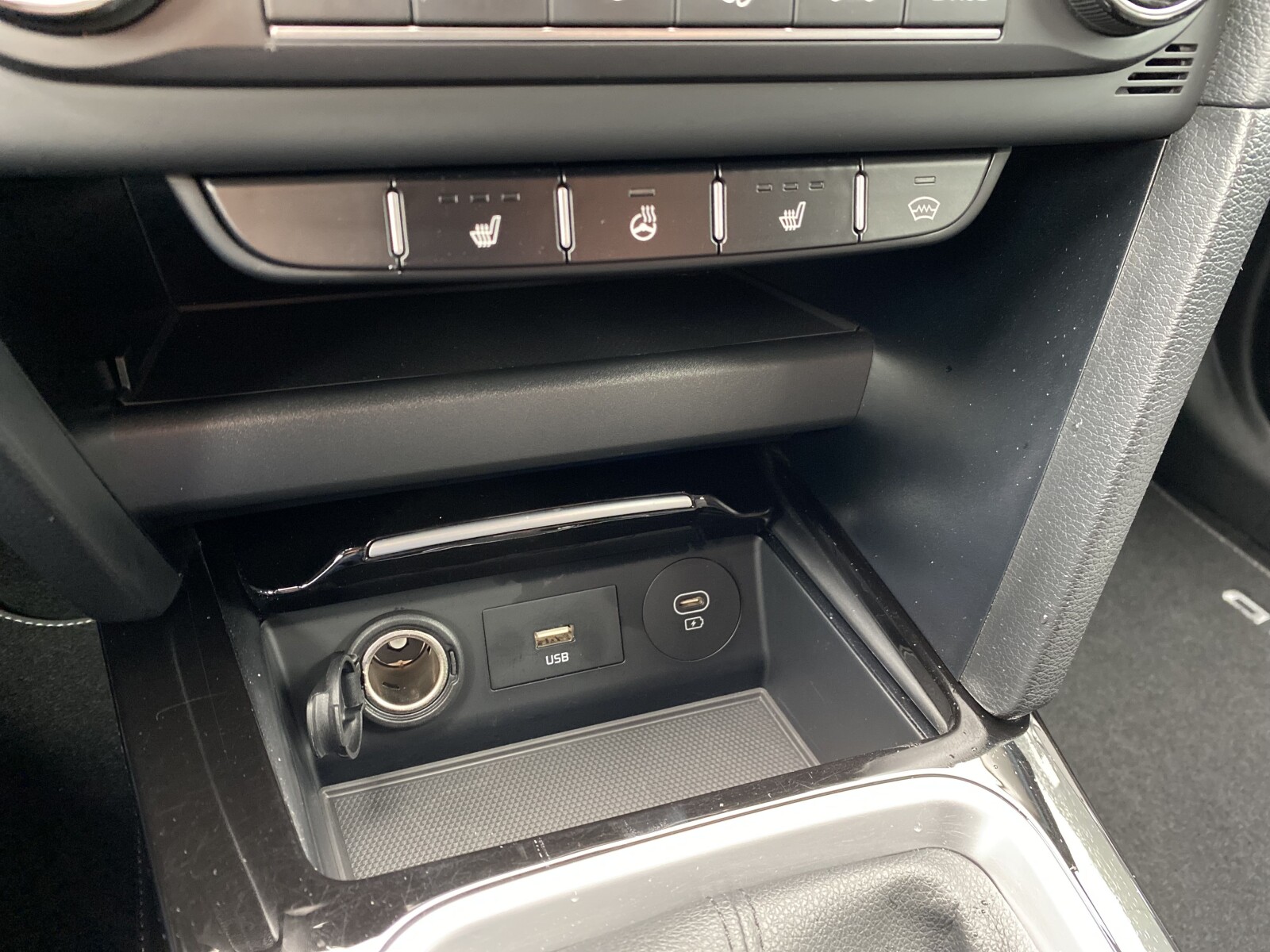 Kia Ceed - zdjęcie 19