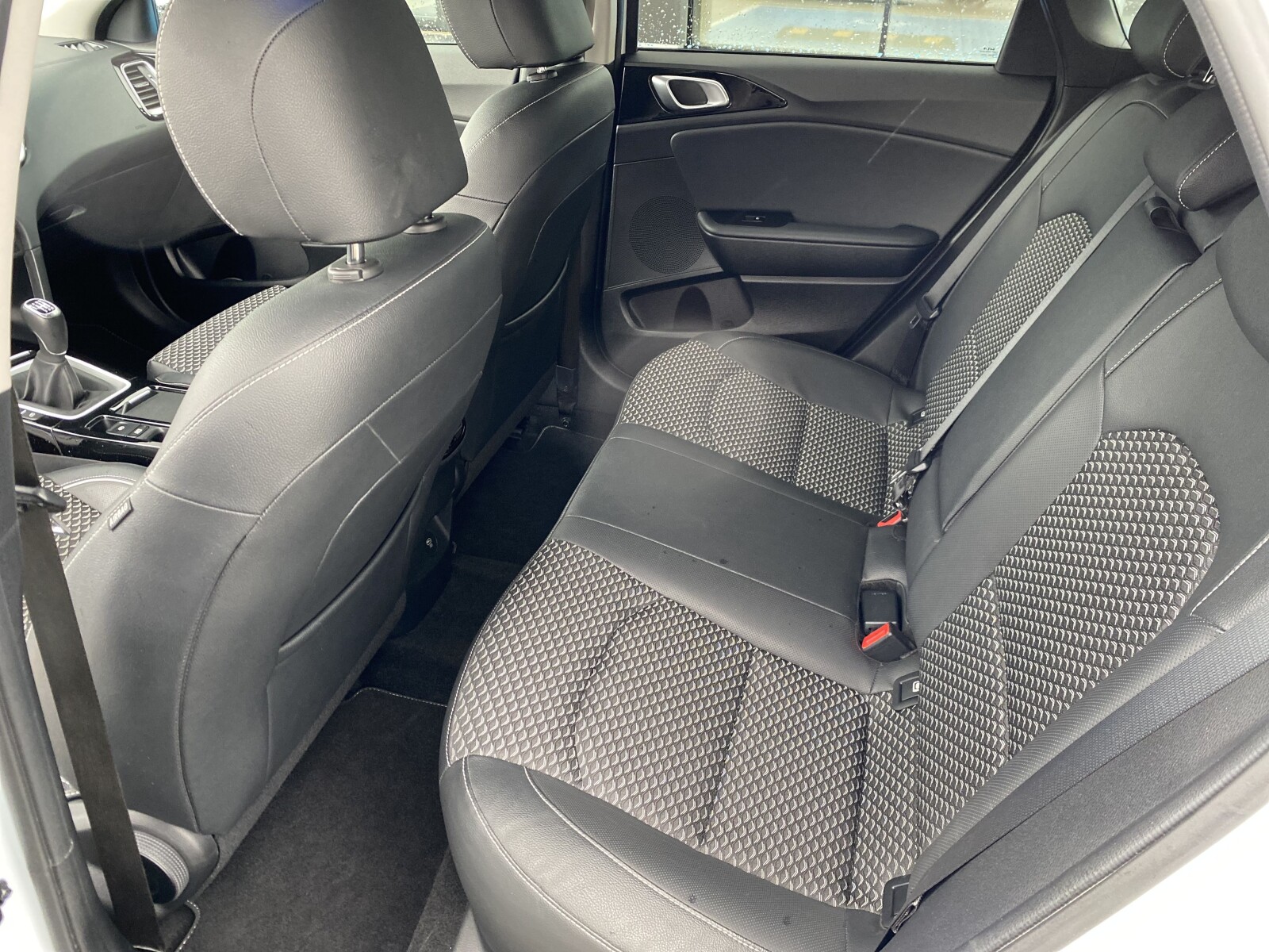 Kia Ceed - zdjęcie 10