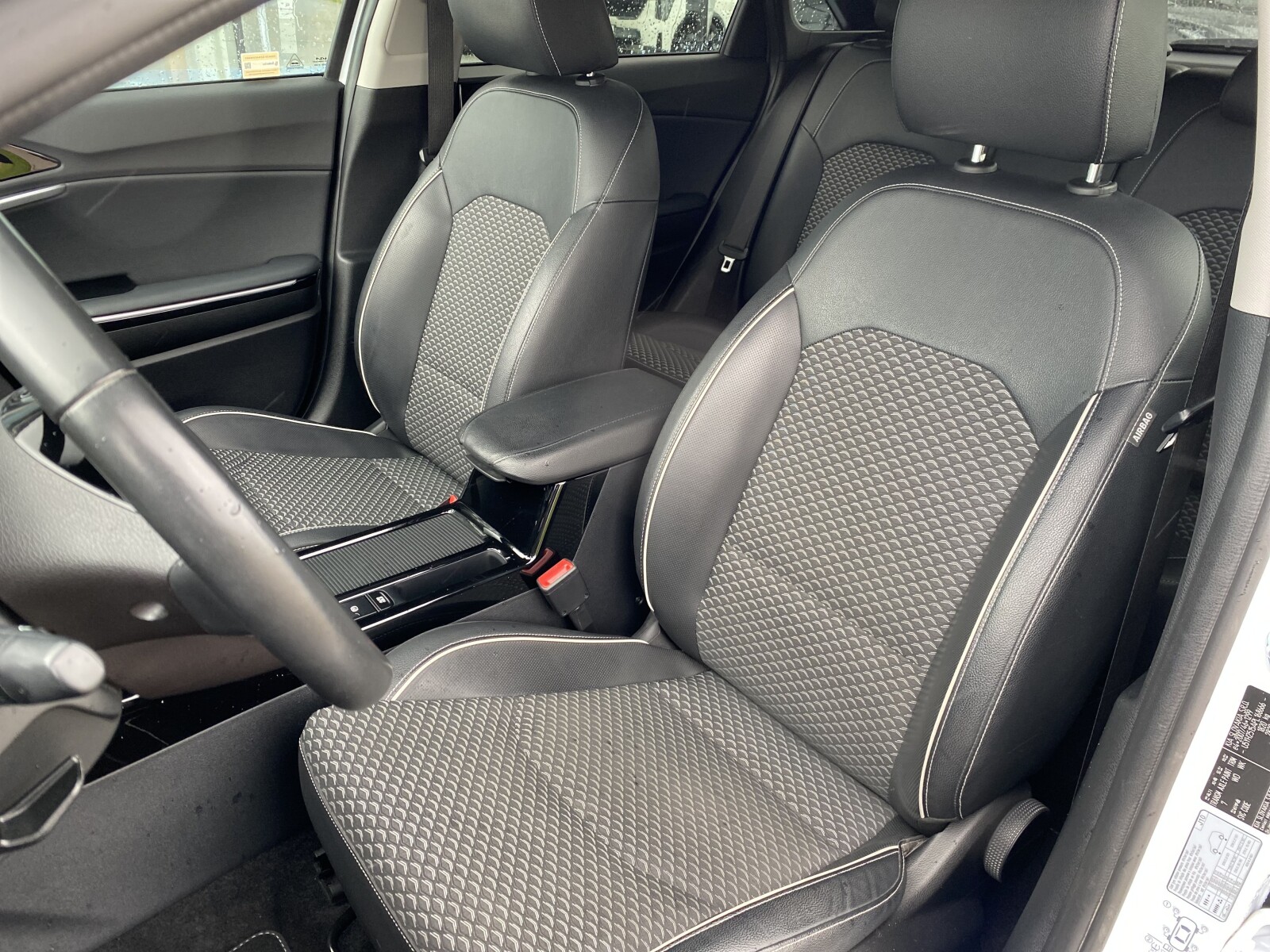 Kia Ceed - zdjęcie 9