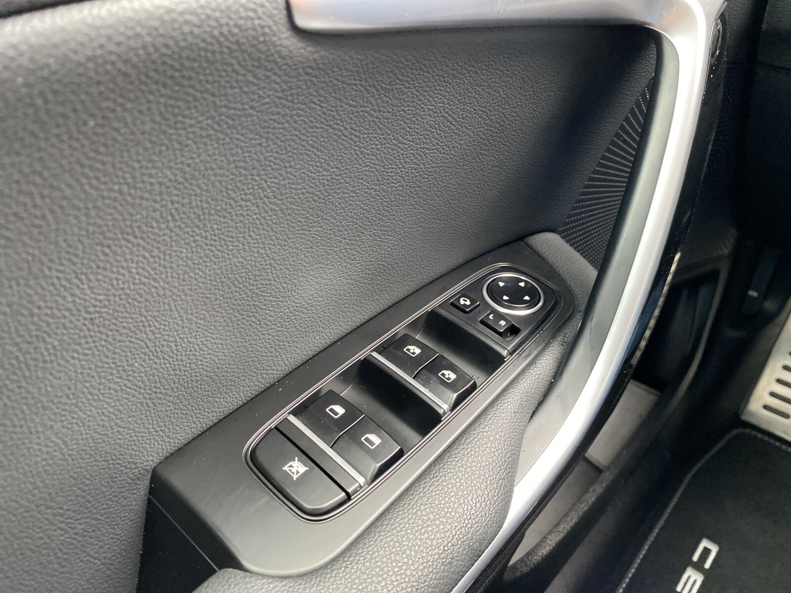 Kia Ceed - zdjęcie 22