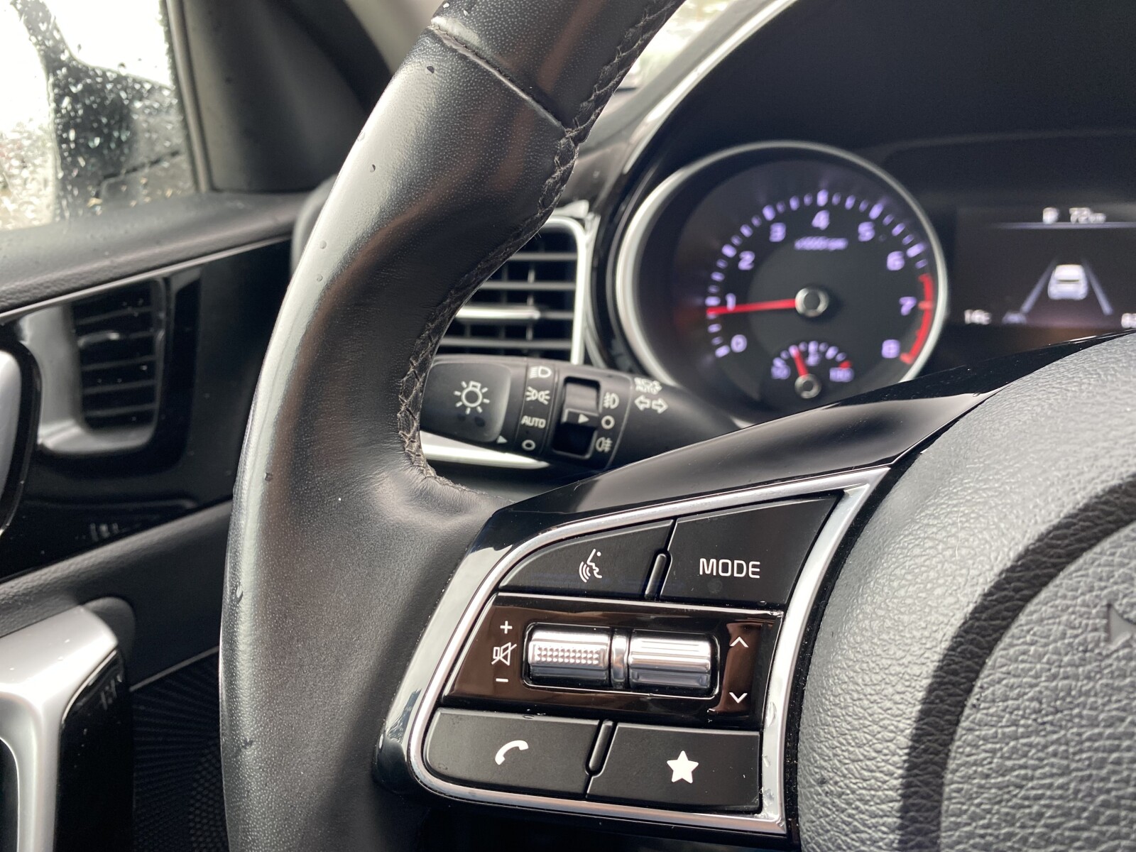 Kia Ceed - zdjęcie 26