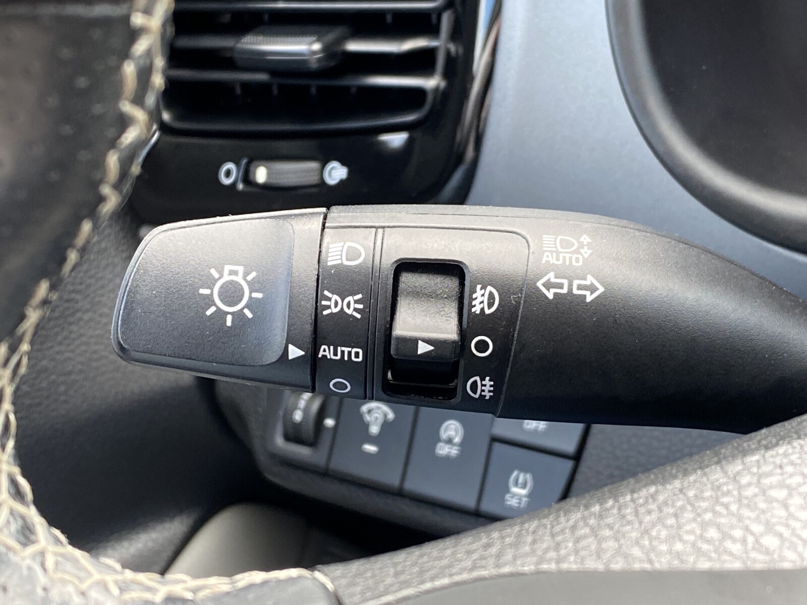Kia Stonic - zdjęcie 20