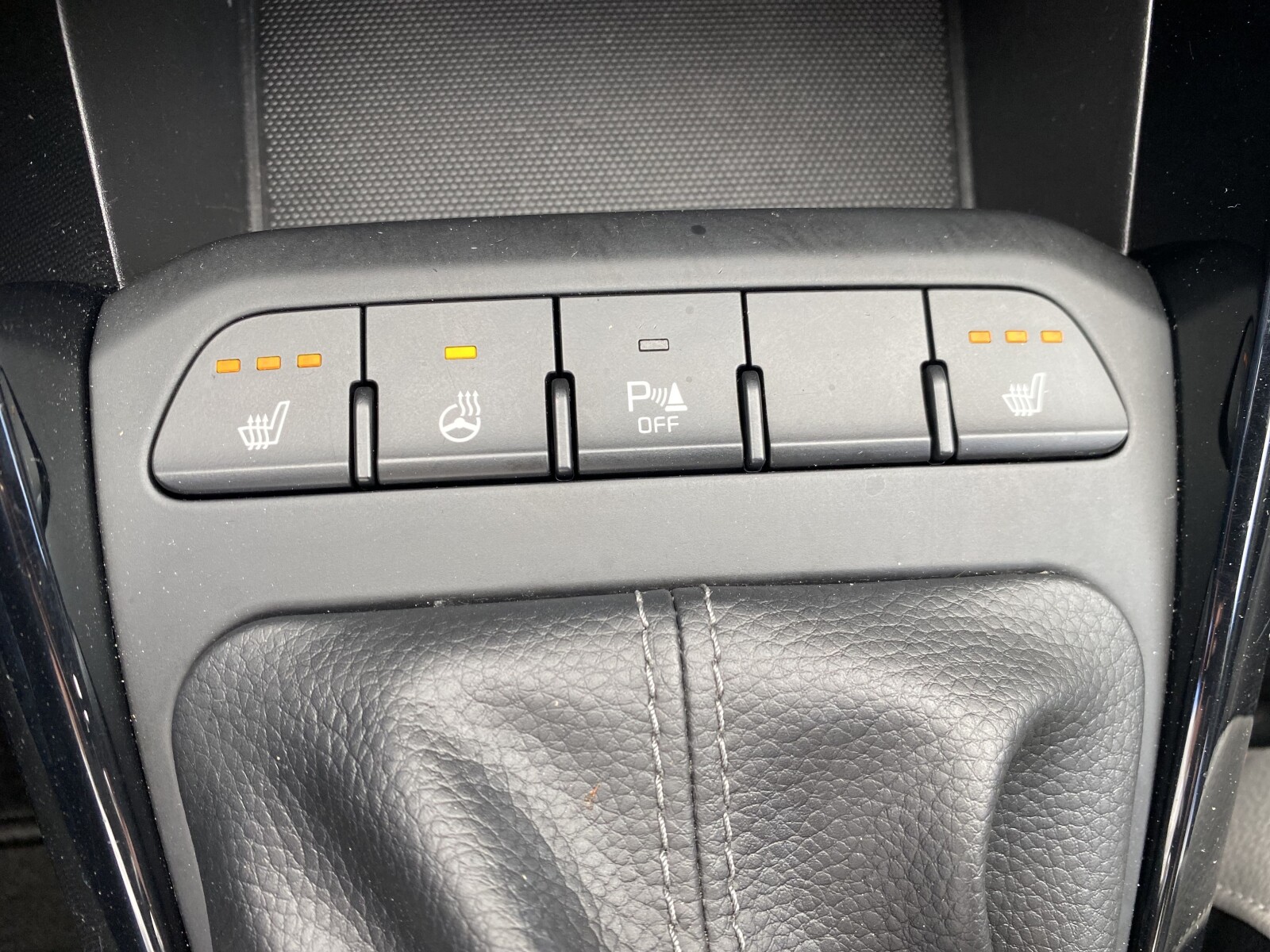 Kia Stonic - zdjęcie 28