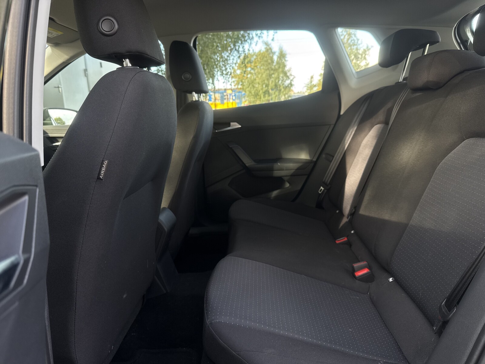 Seat Arona - zdjęcie 24