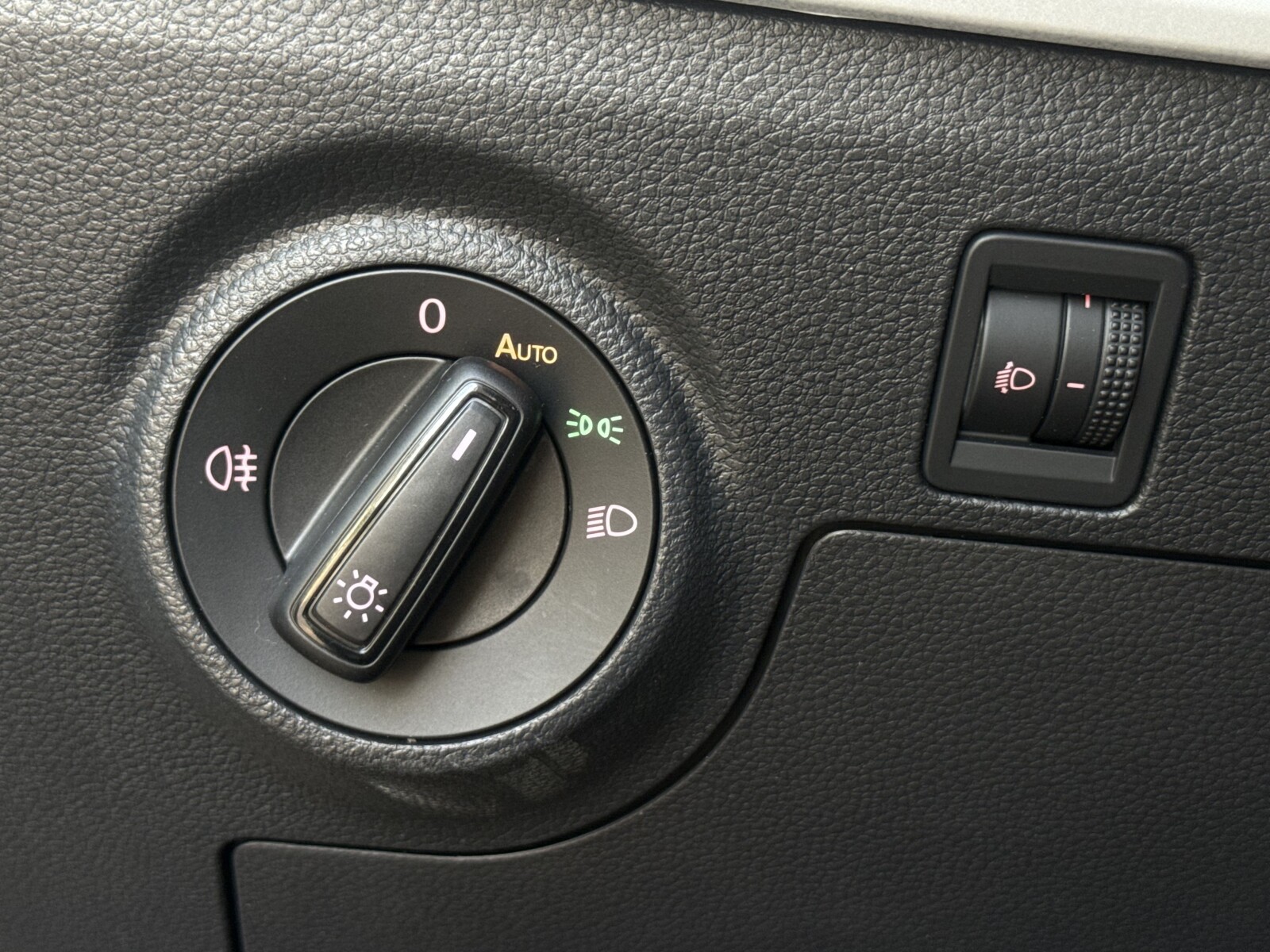 Seat Arona - zdjęcie 18