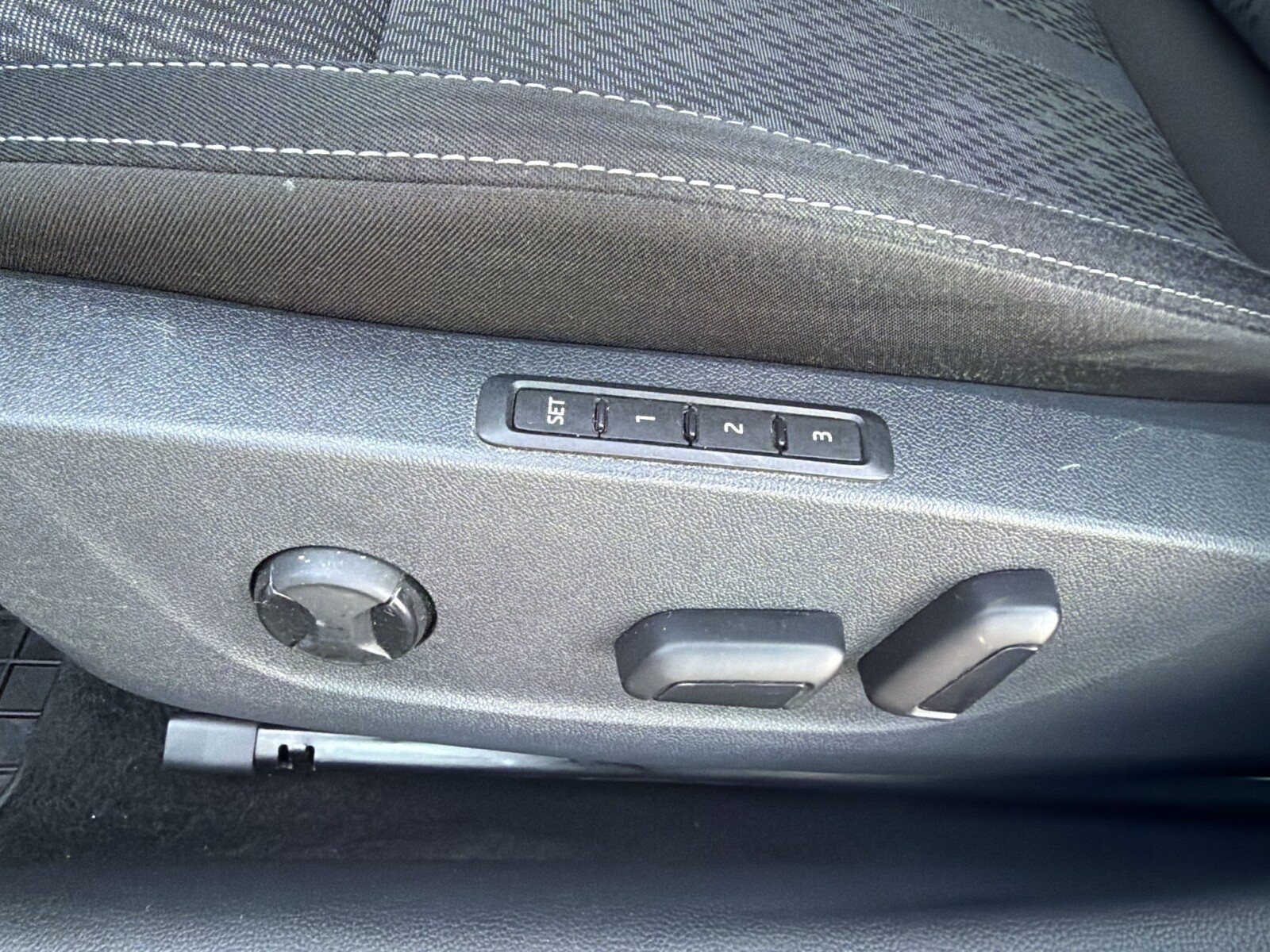 Škoda Octavia Combi - zdjęcie 11