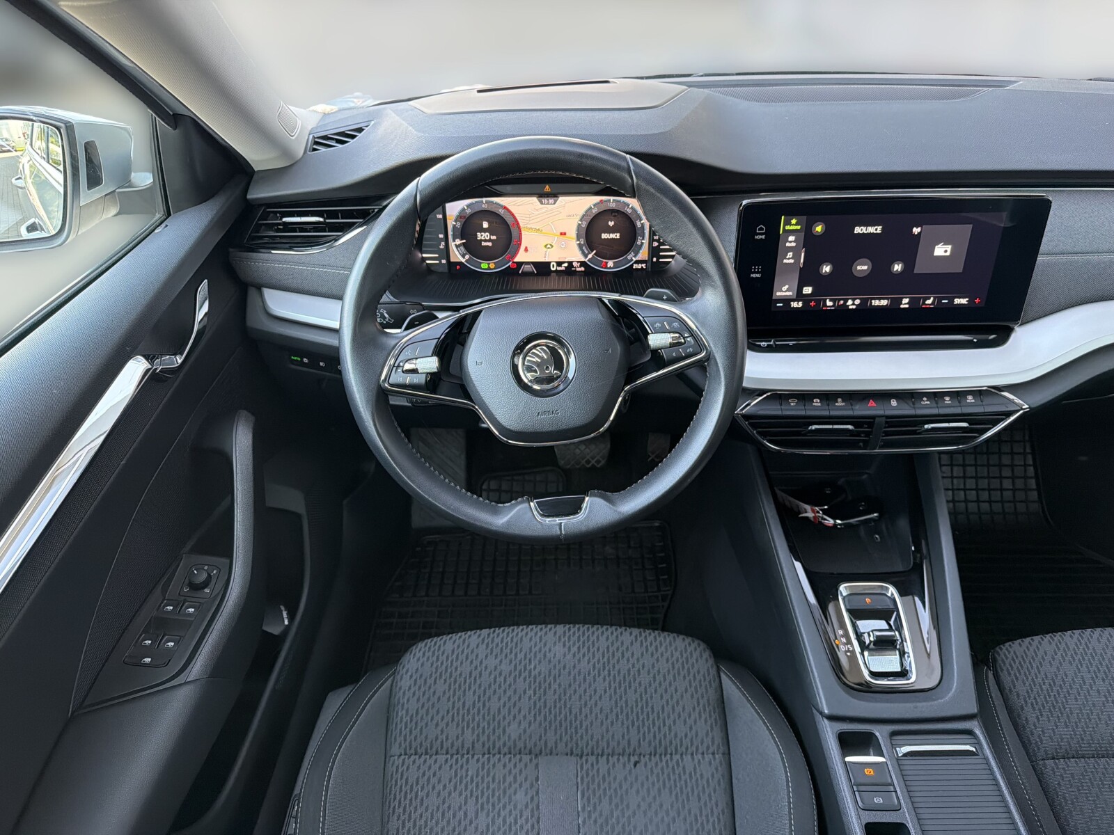 Škoda Octavia Combi - zdjęcie 20
