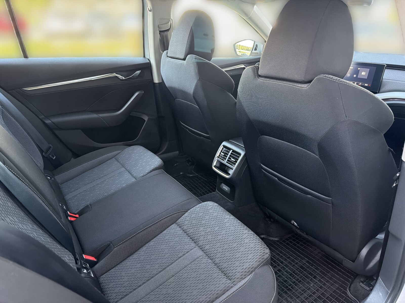 Škoda Octavia Combi - zdjęcie 15