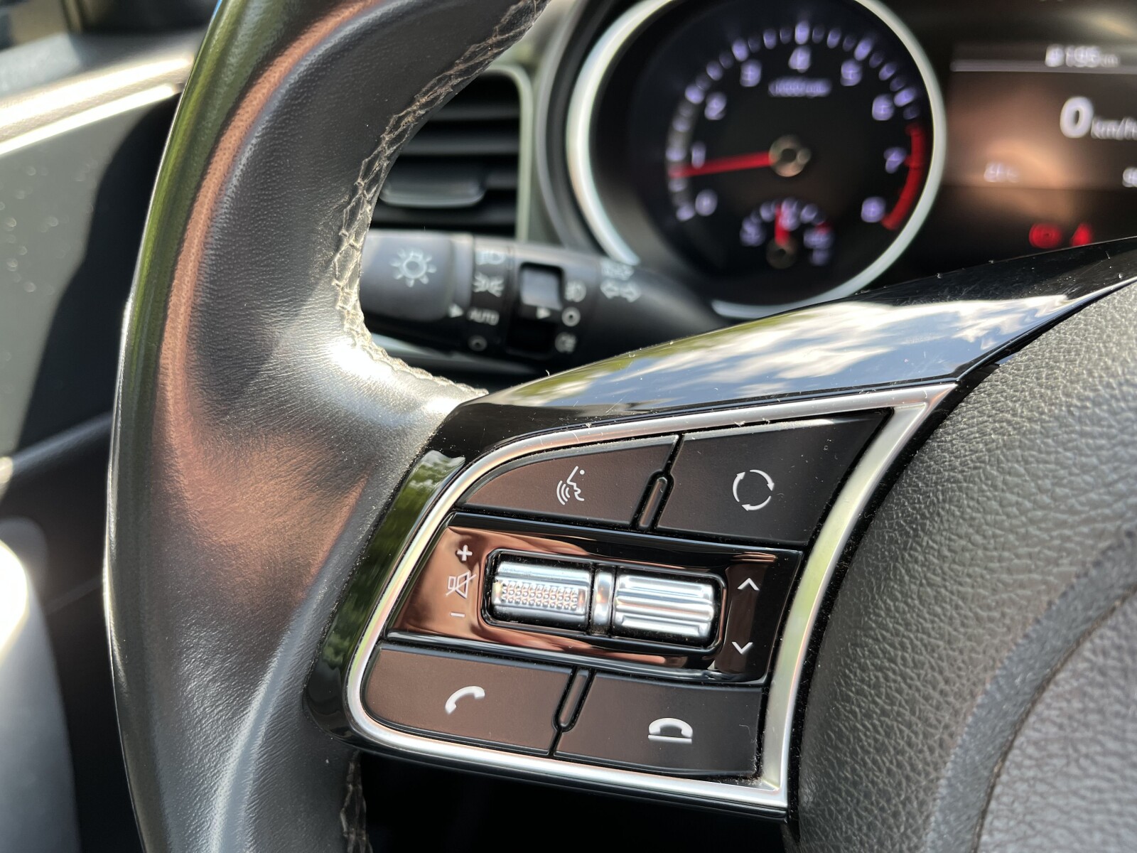 Kia XCeed - zdjęcie 23