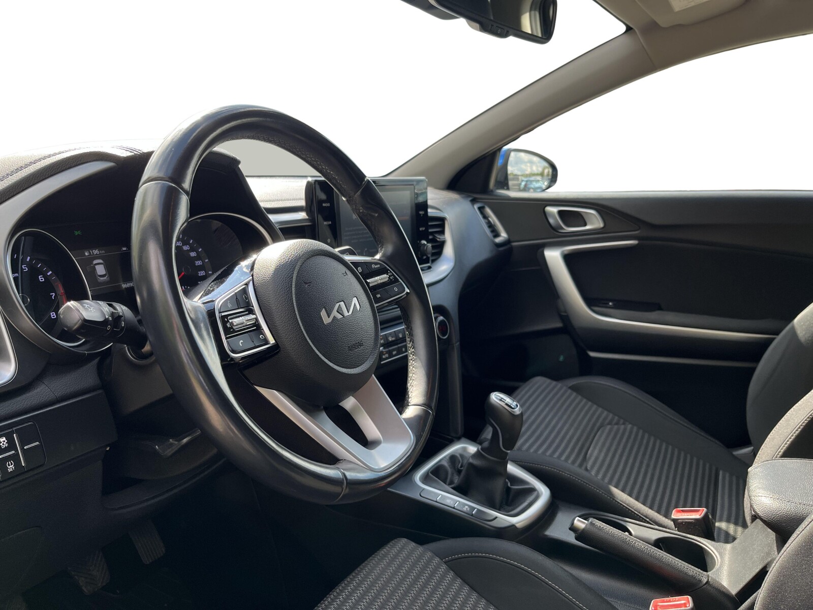Kia XCeed - zdjęcie 9