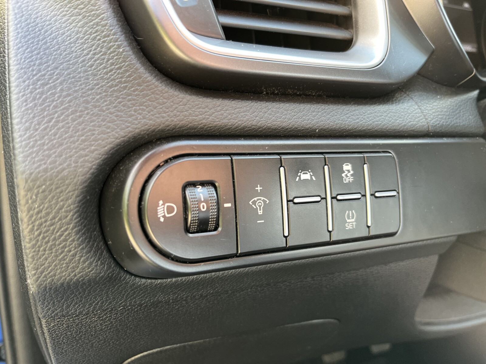 Kia XCeed - zdjęcie 21