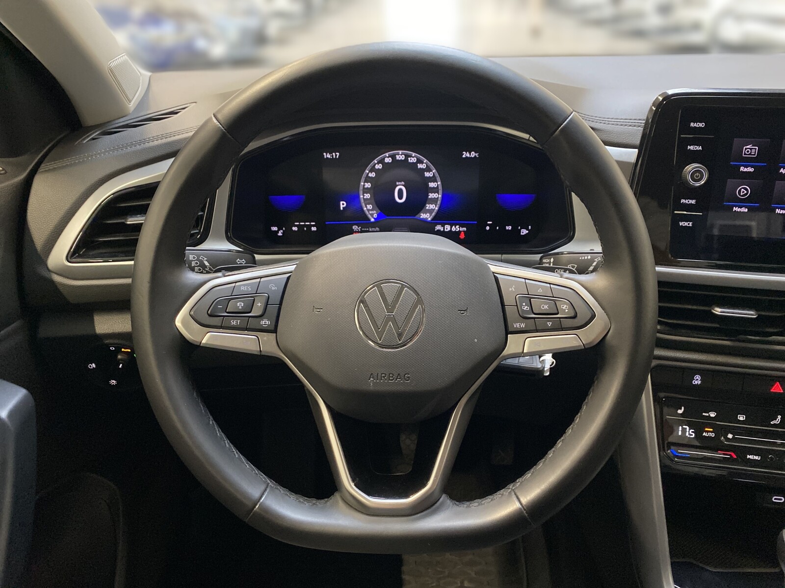 Volkswagen T-Roc - zdjęcie 22