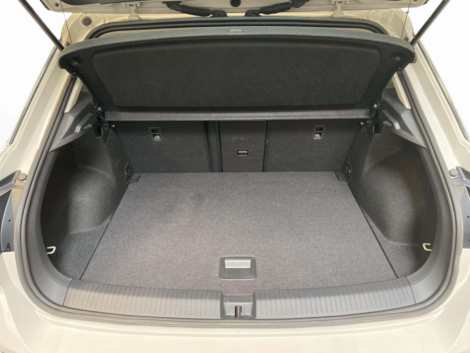 Volkswagen T-Roc - zdjęcie 29