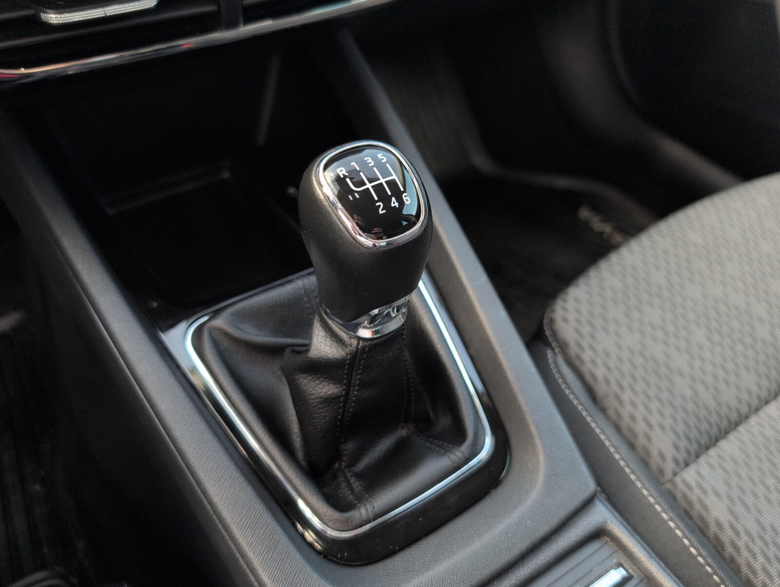 Škoda Octavia Combi - zdjęcie 34