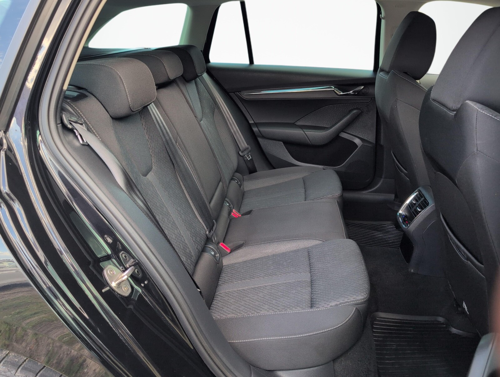 Škoda Octavia Combi - zdjęcie 13