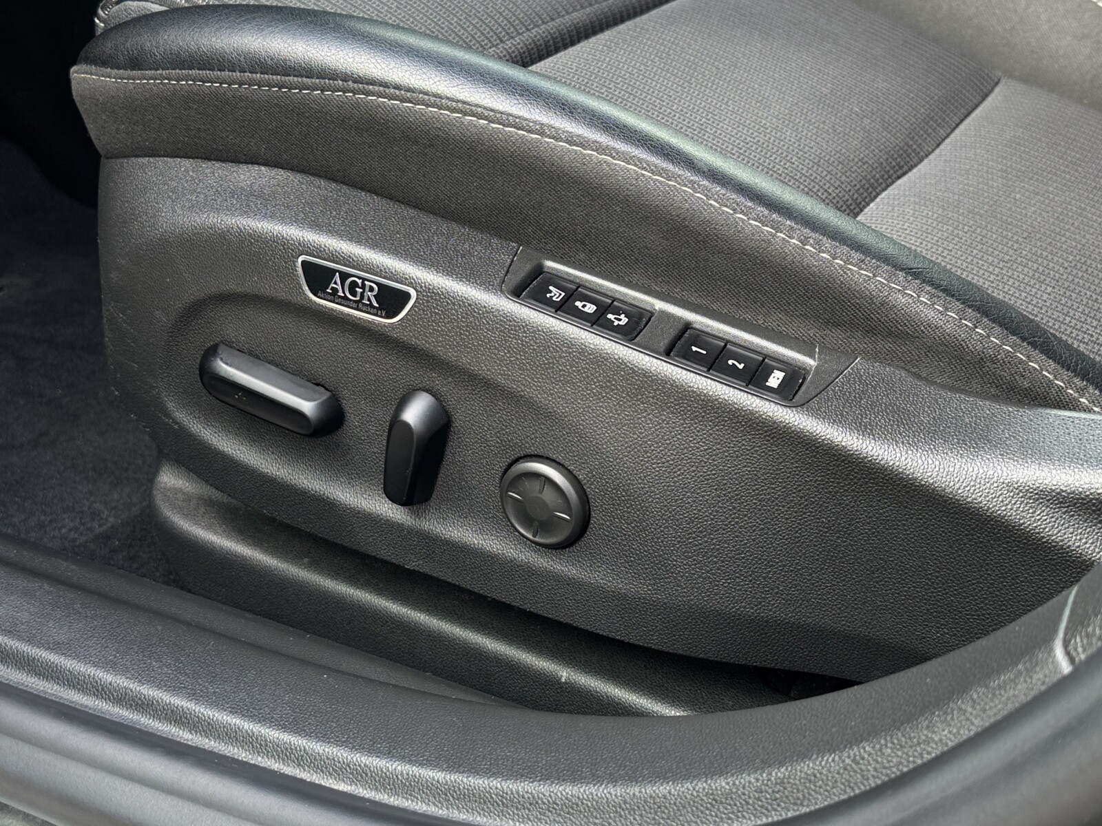 Opel Insignia - zdjęcie 22