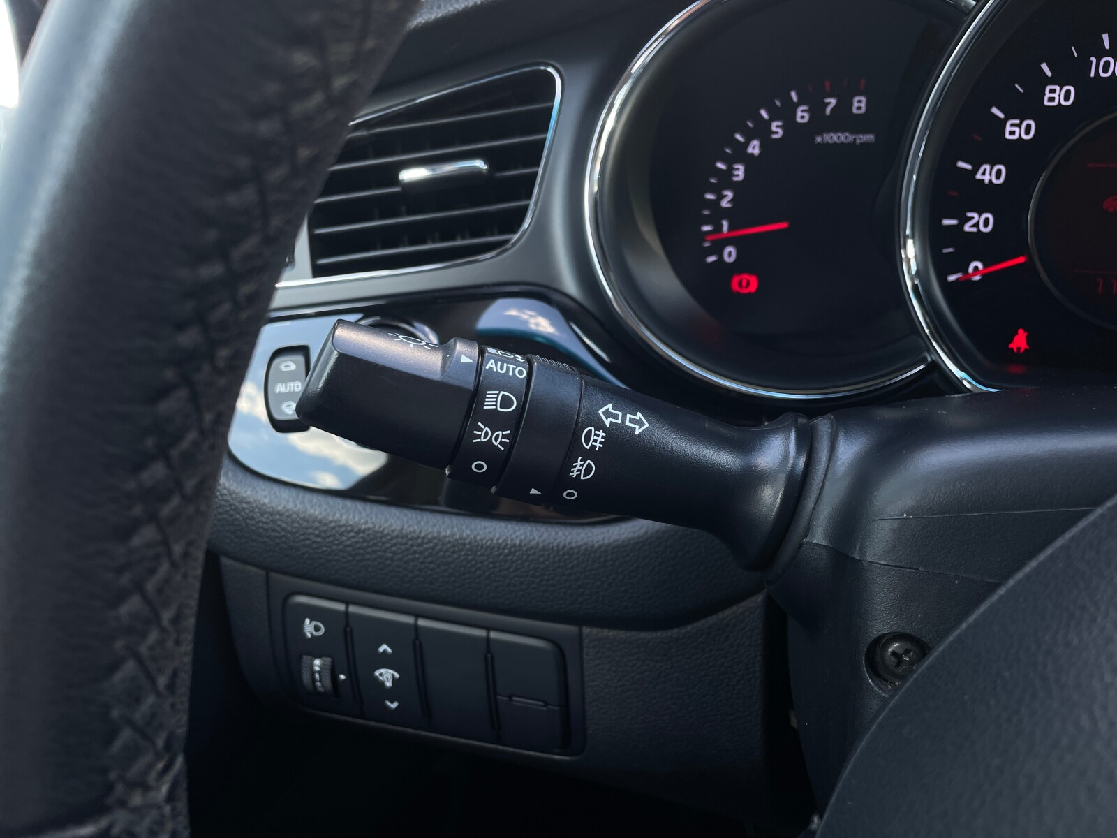 Kia Ceed - zdjęcie 21