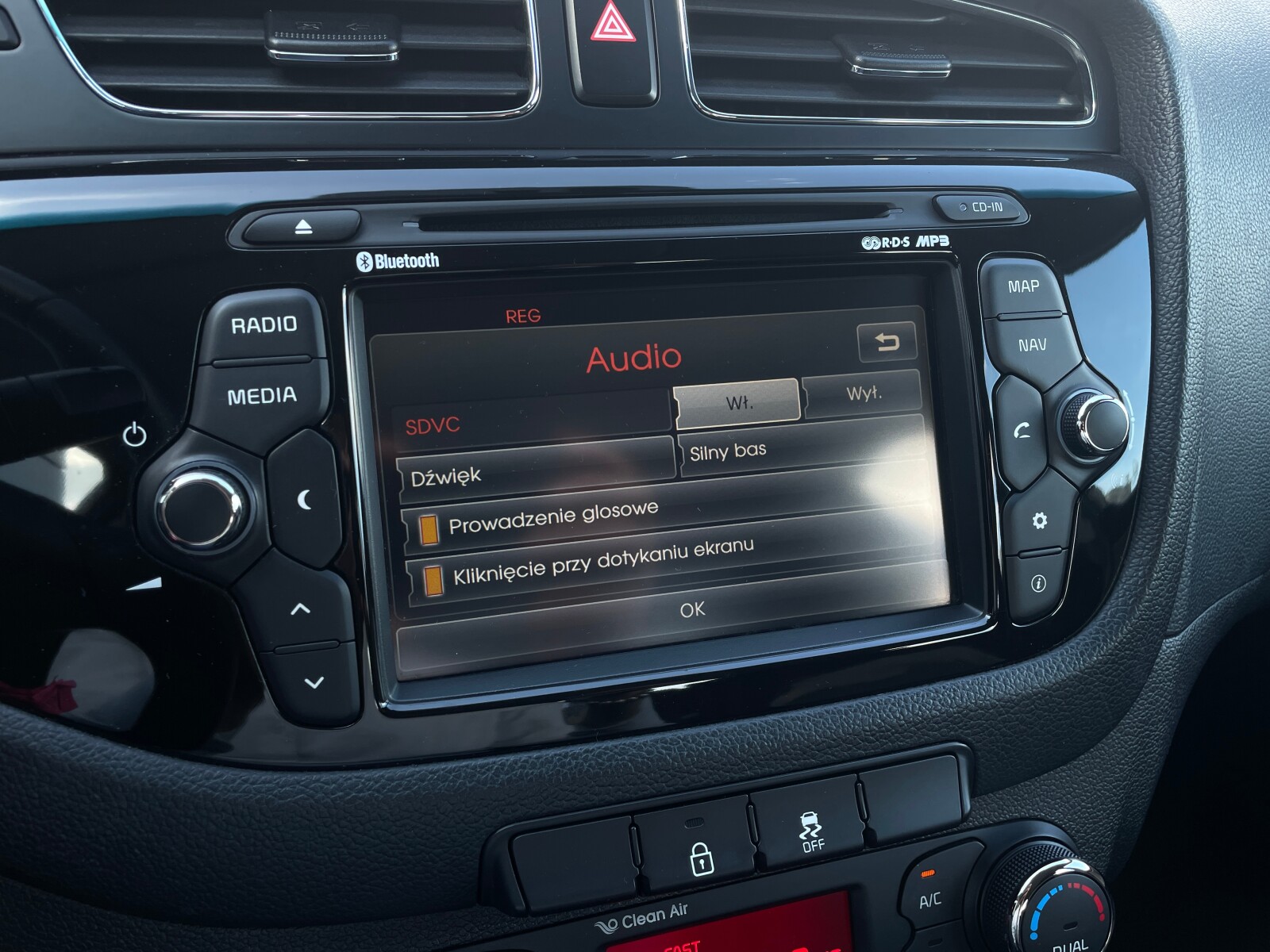 Kia Ceed - zdjęcie 31