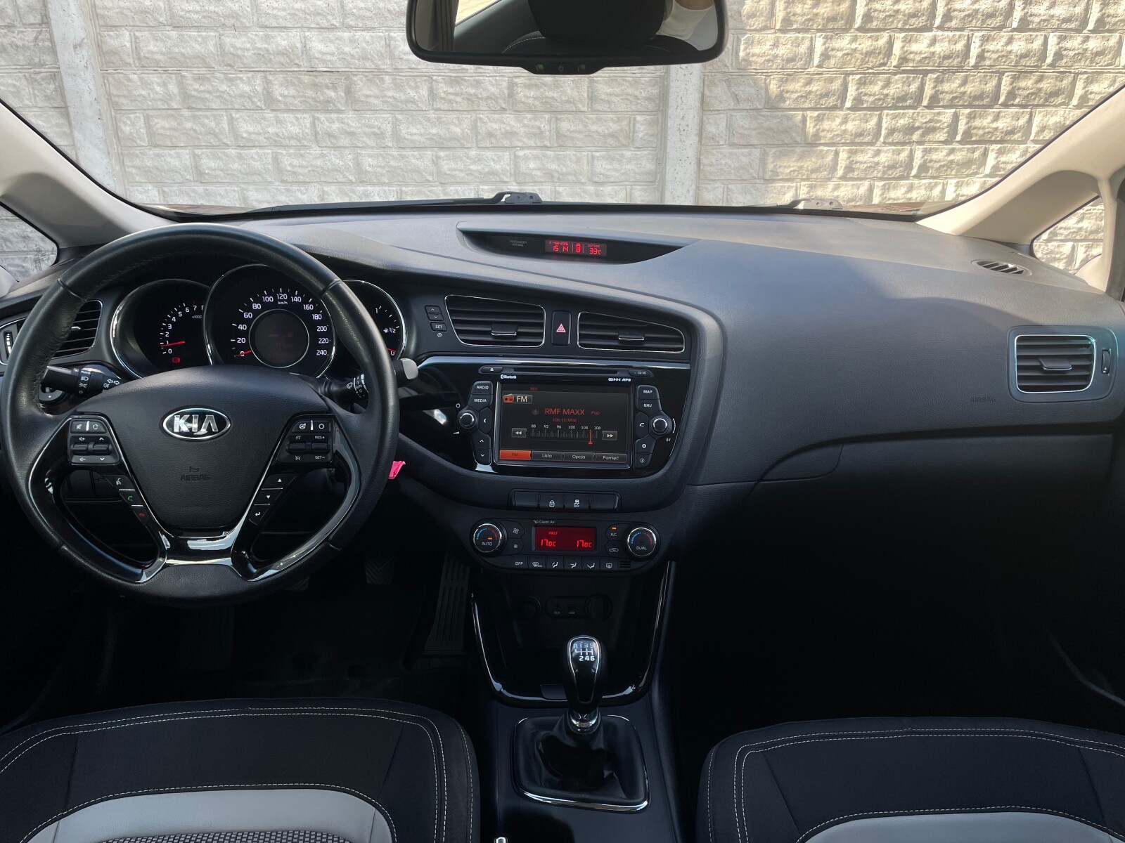 Kia Ceed - zdjęcie 17