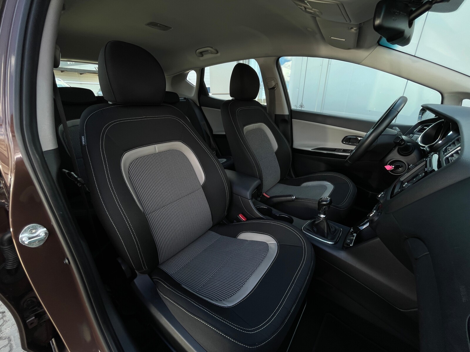 Kia Ceed - zdjęcie 15