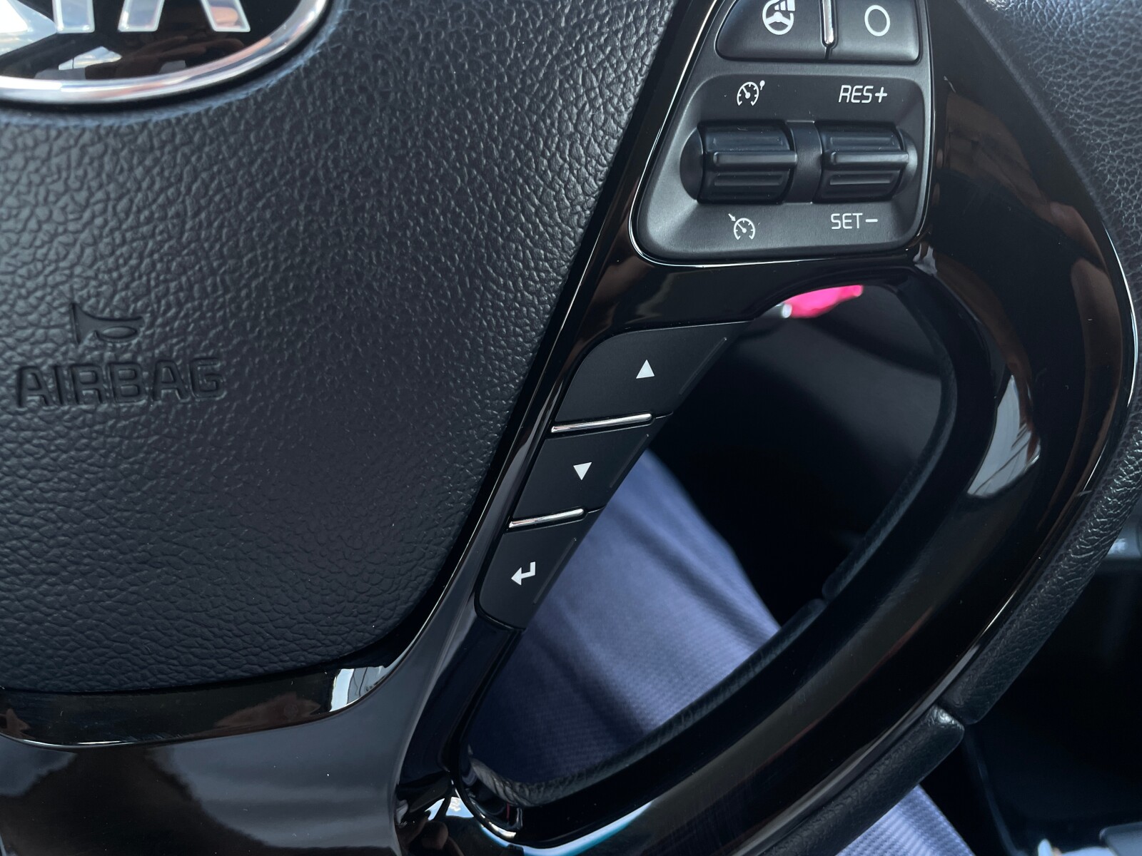 Kia Ceed - zdjęcie 23
