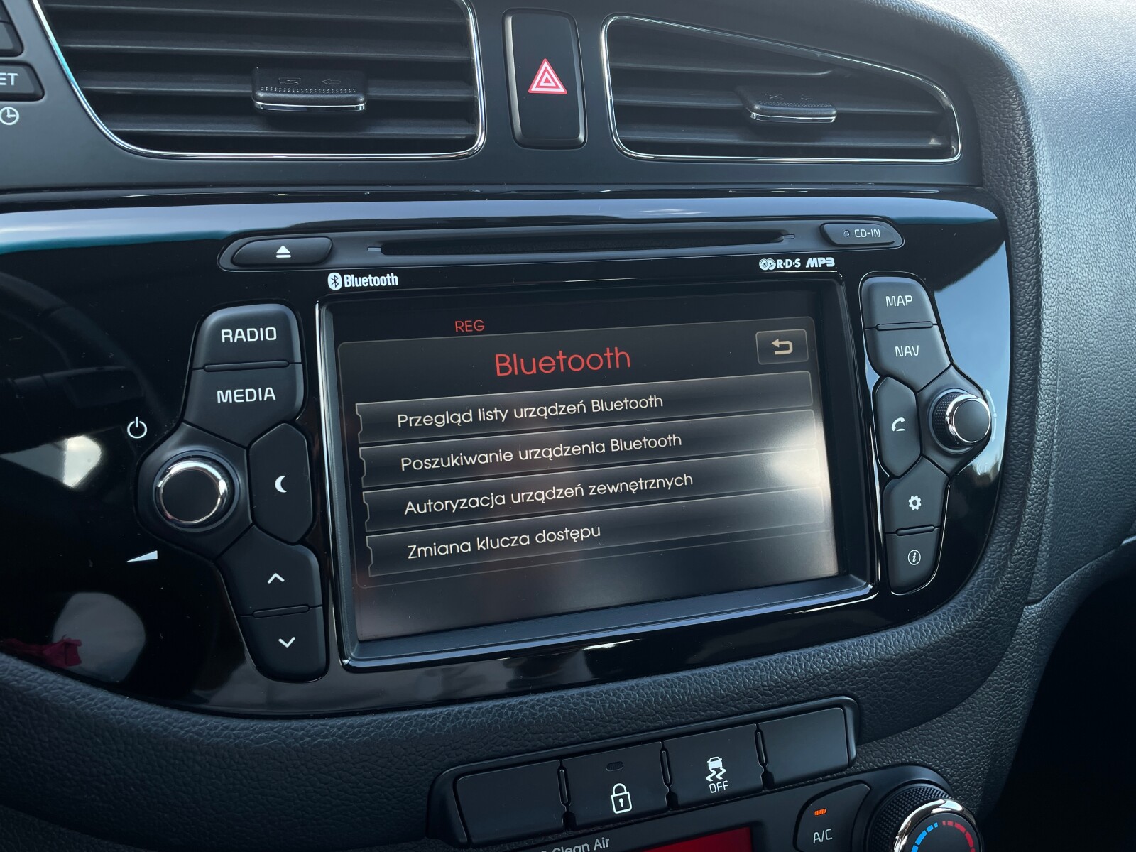 Kia Ceed - zdjęcie 30
