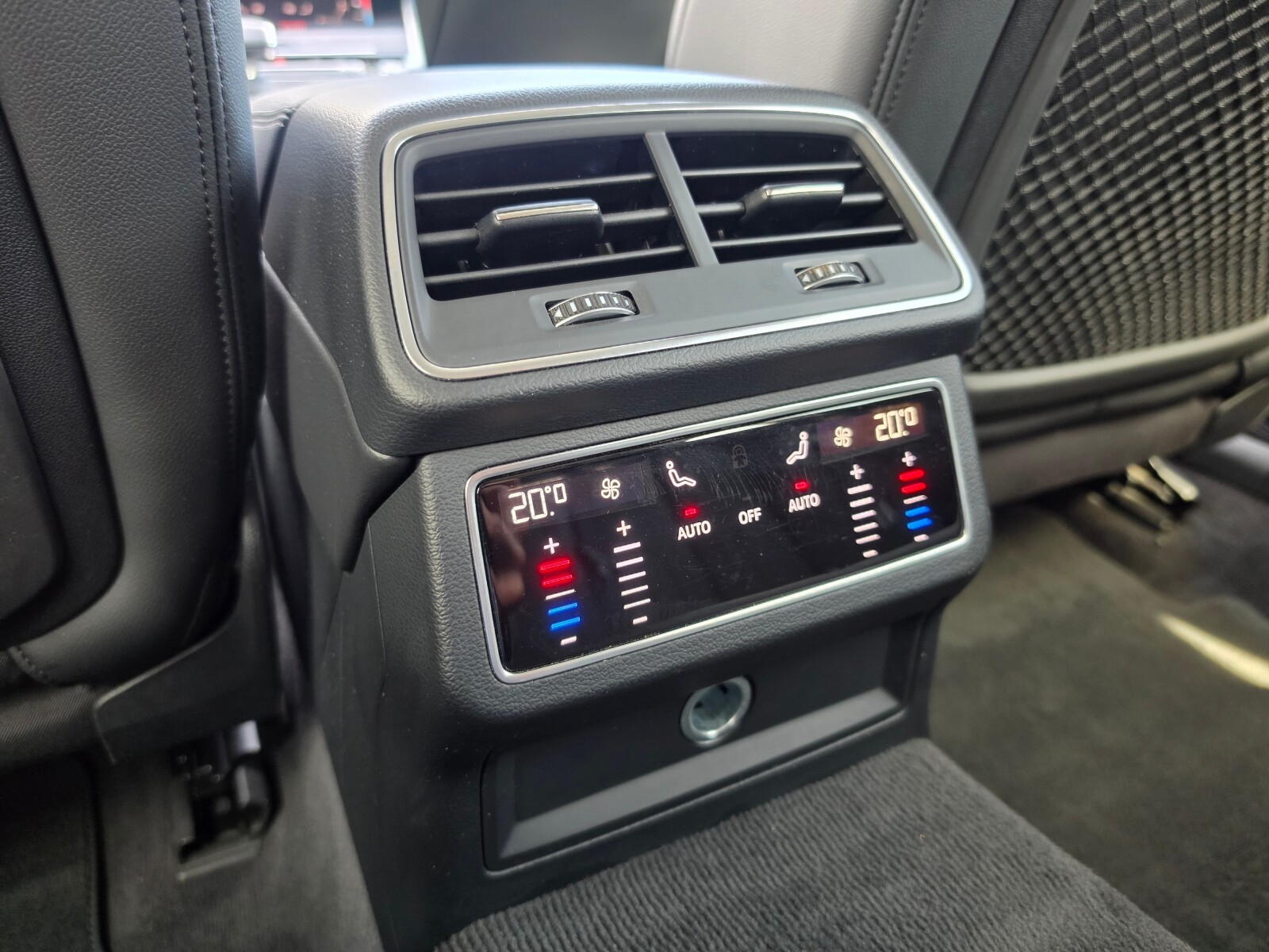 Audi A6 Avant - zdjęcie 13