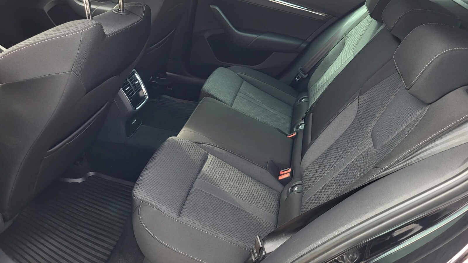 Škoda Octavia Combi - zdjęcie 12