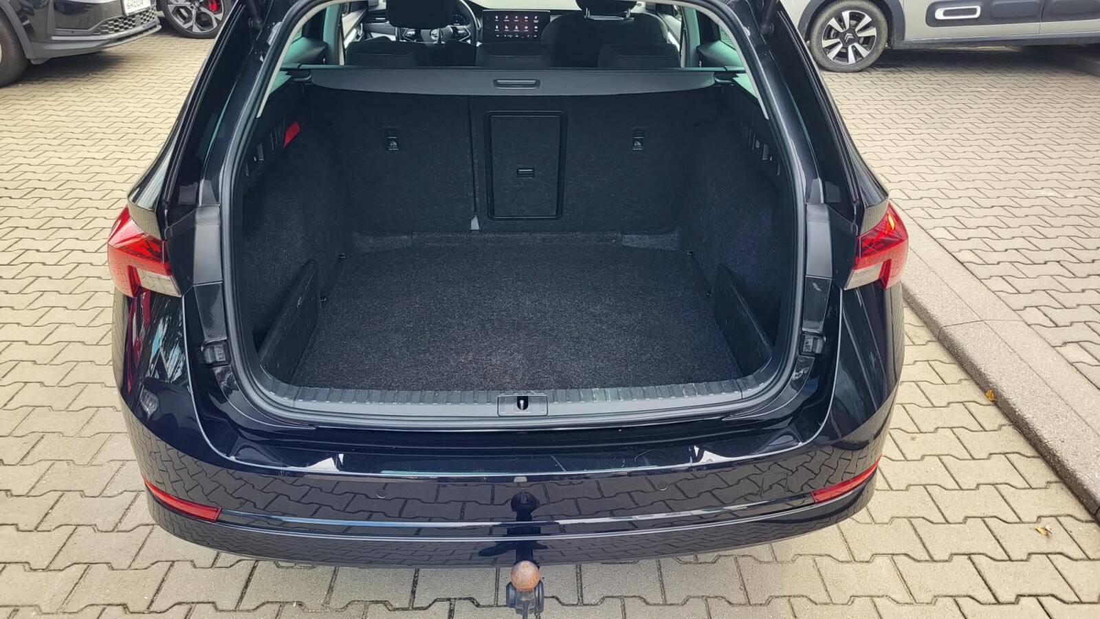 Škoda Octavia Combi - zdjęcie 13
