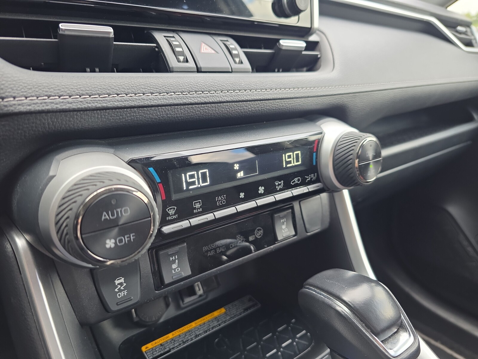 Toyota RAV 4 - zdjęcie 21
