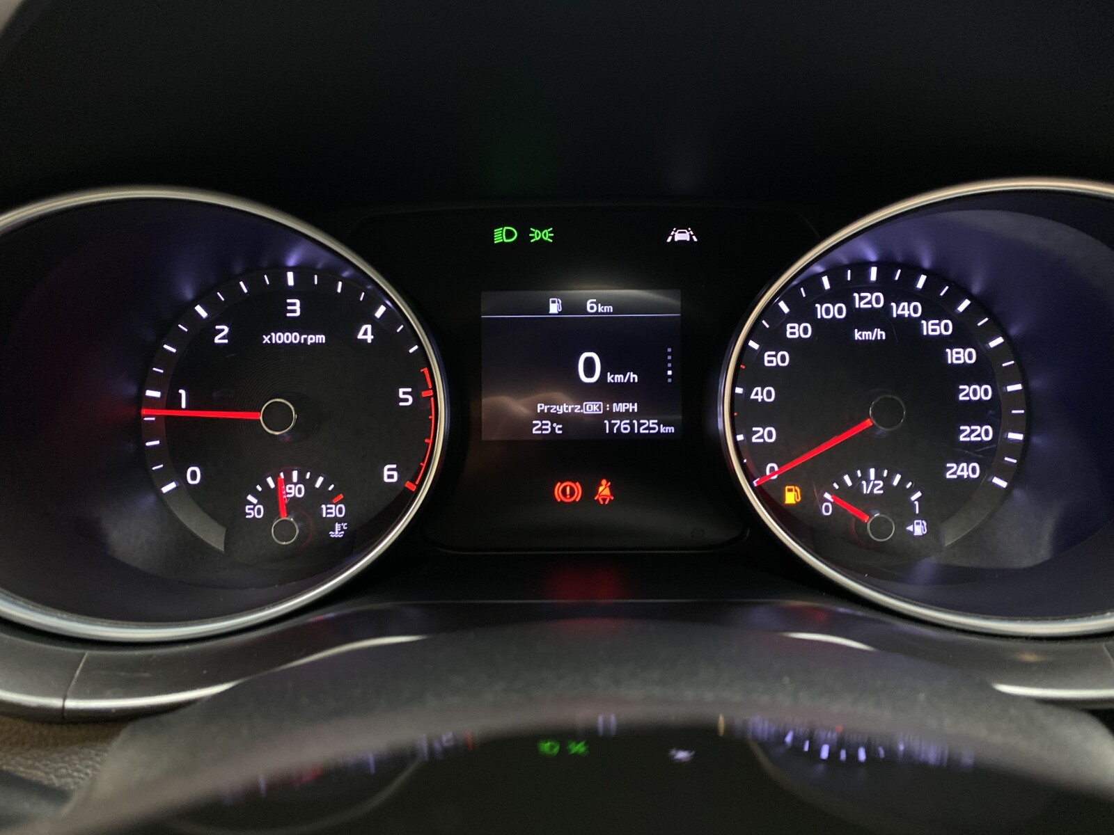 Kia Ceed - zdjęcie 21