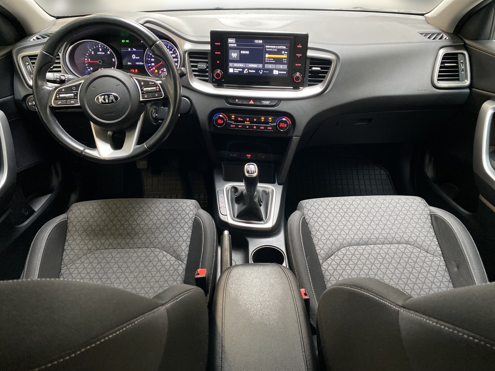 Kia Ceed - zdjęcie 9