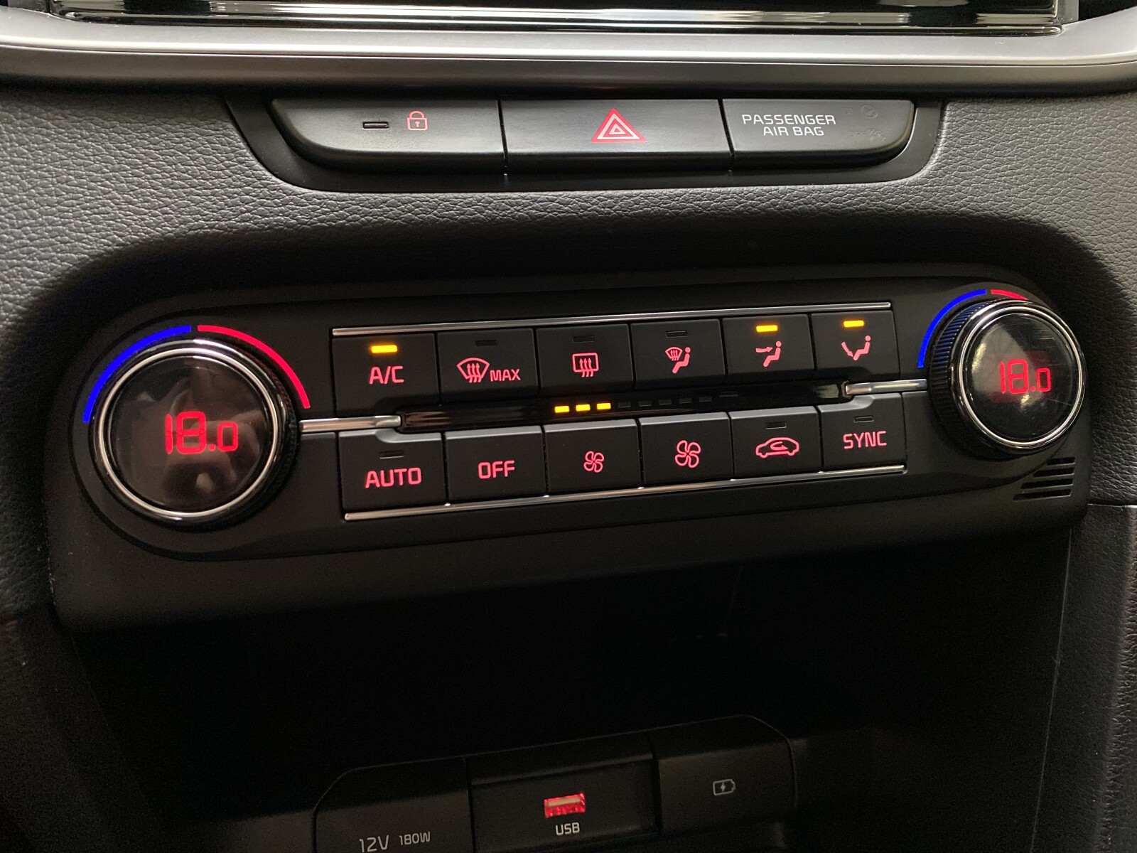 Kia Ceed - zdjęcie 13