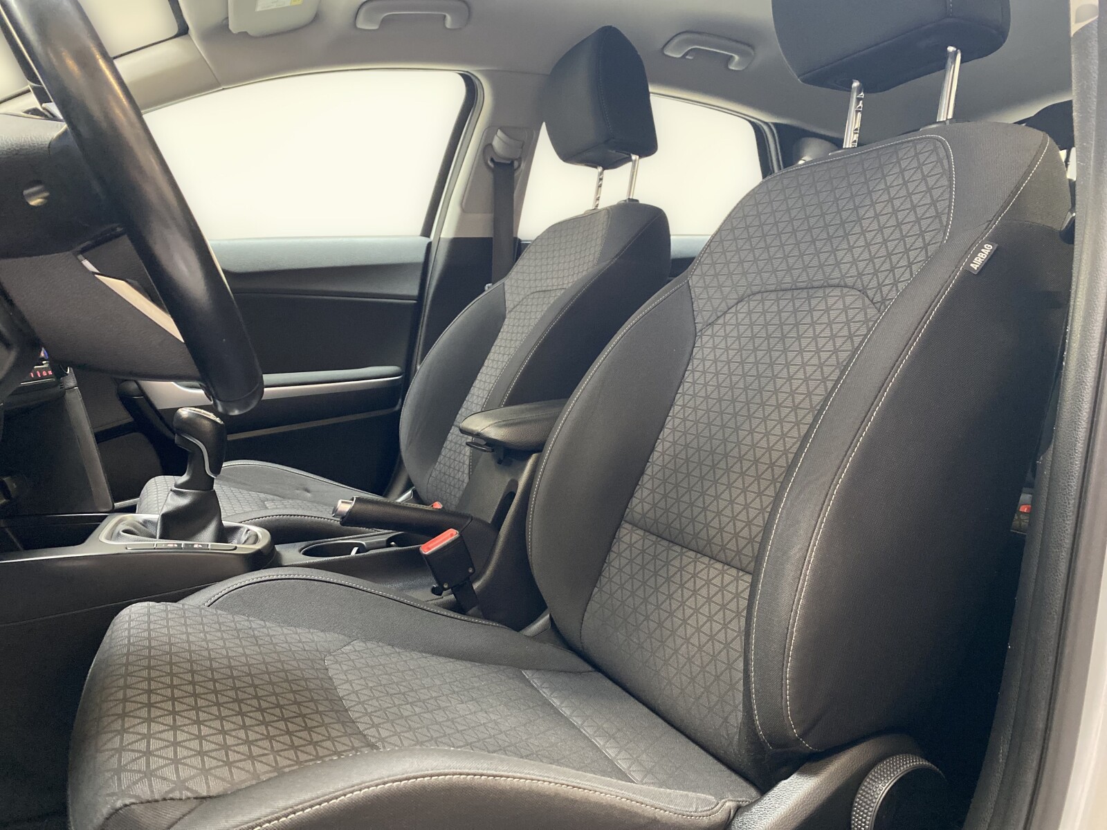Kia Ceed - zdjęcie 10