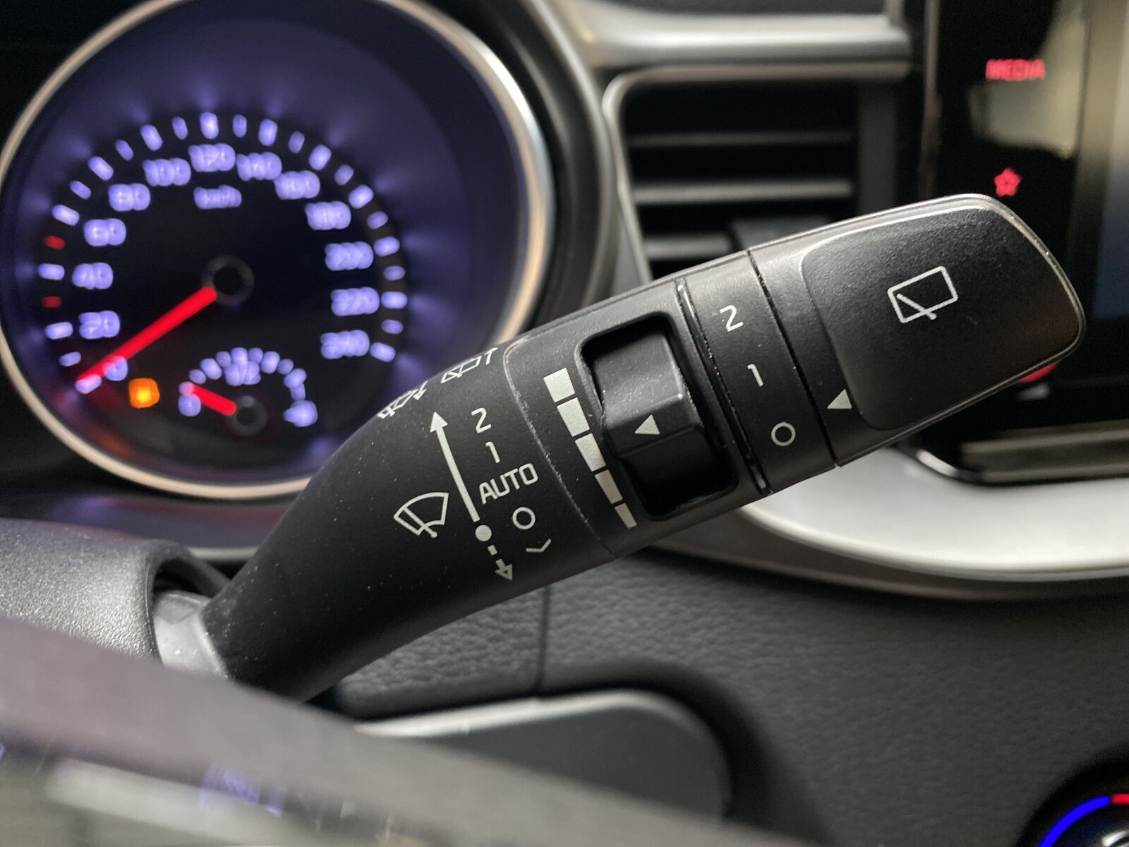 Kia Ceed - zdjęcie 22