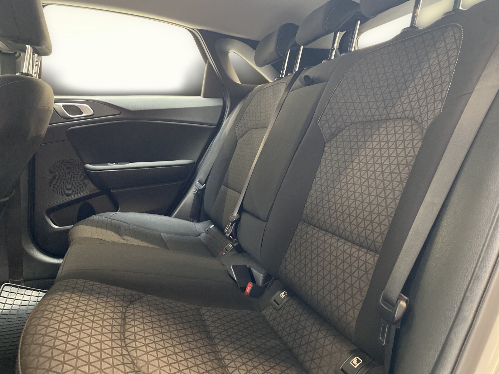 Kia Ceed - zdjęcie 11