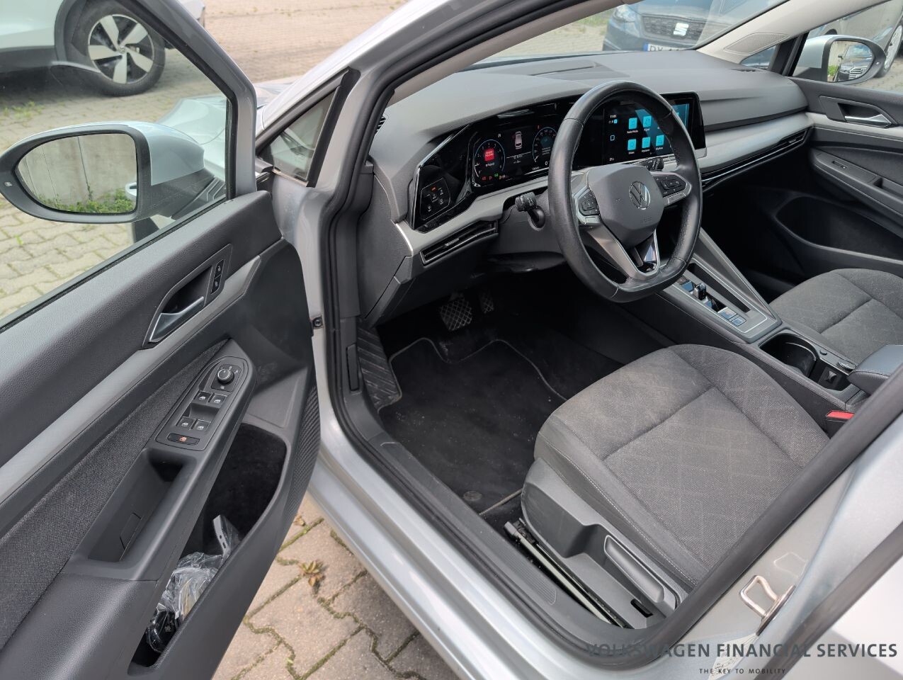 Volkswagen Golf - zdjęcie 8