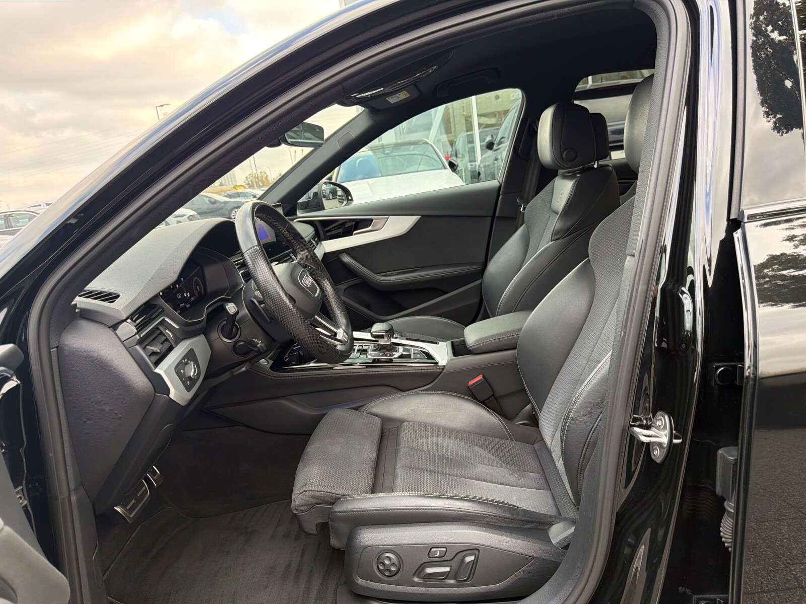 Audi A4 Limousine - zdjęcie 14