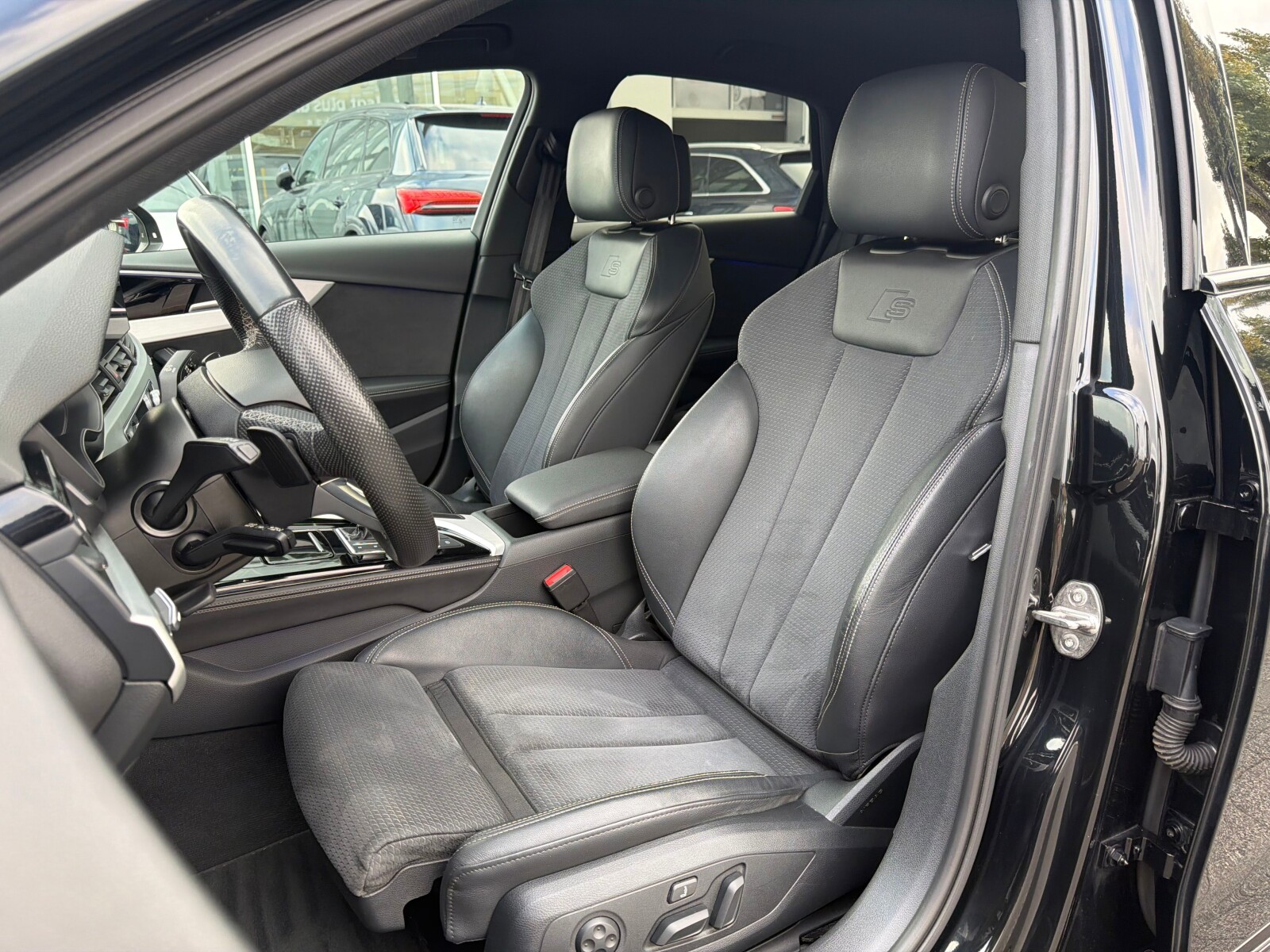 Audi A4 Limousine - zdjęcie 15