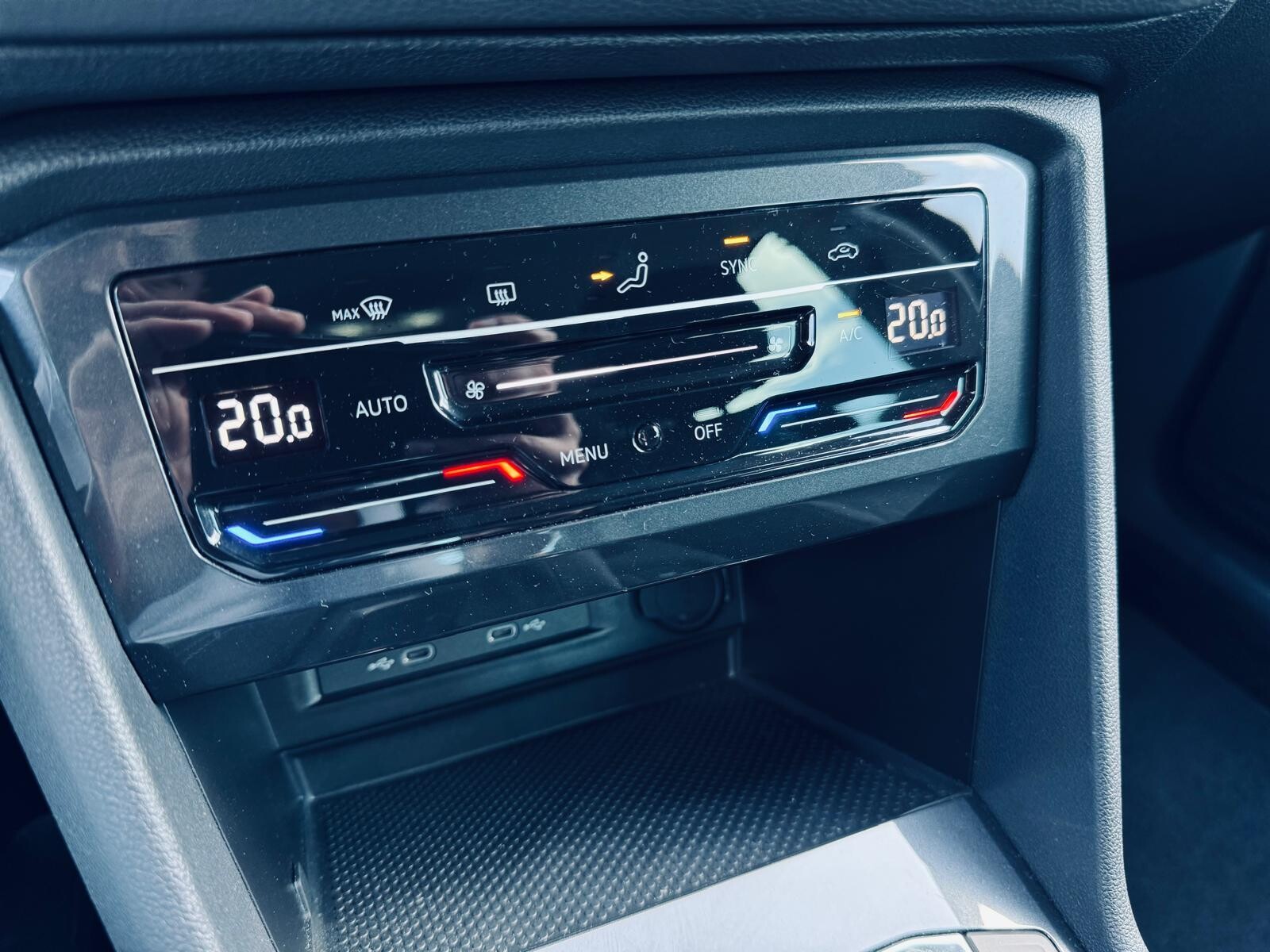 Volkswagen Tiguan - zdjęcie 30